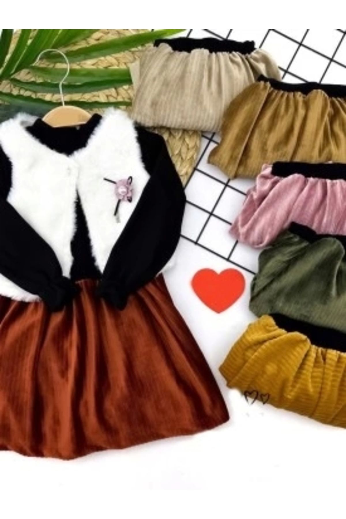 Diji Baby 2-3-4-5 Yaş Kadife Etekli Tüylü Yelek Uzun Kollu Siyah Sweat 3lü Kız Bebek Takımı
