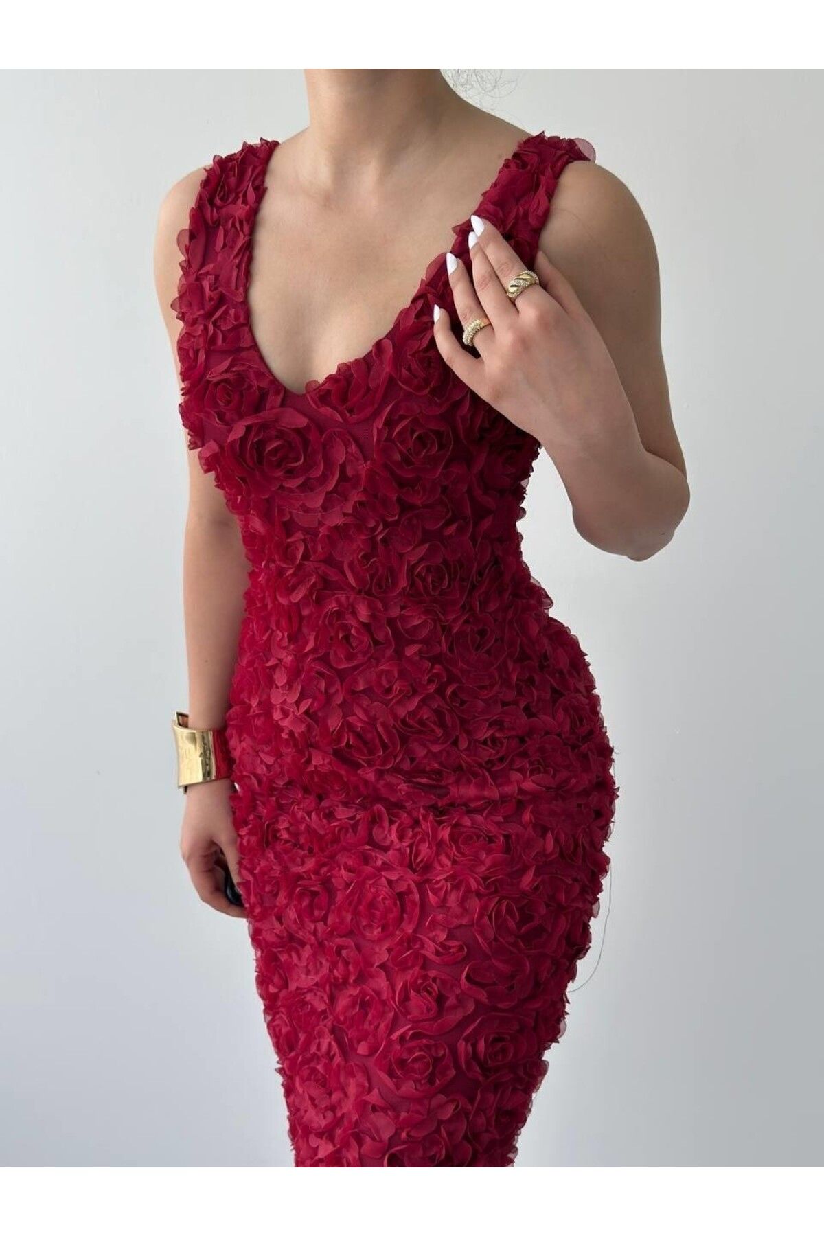 Julidress 3 Boyutlu Gül Desenli (DAR KESİM) V Yaka Astarlı Midi Boy Premium Tasarım Elbise