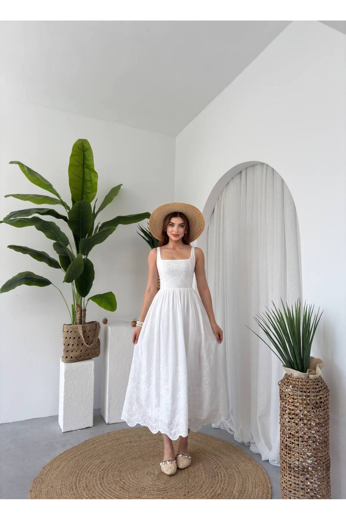 conconmoda Askılı Keten Nakış Detaylı Uzun Elbise