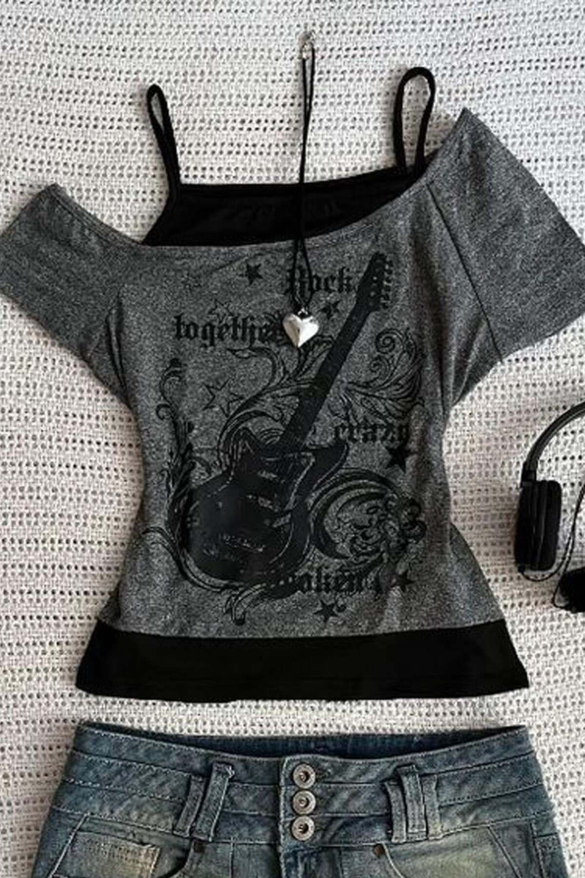 BALİNA Antrasit Vintage Guitar Açık Yaka Ek Askılı Crop Bluz THE SOLO