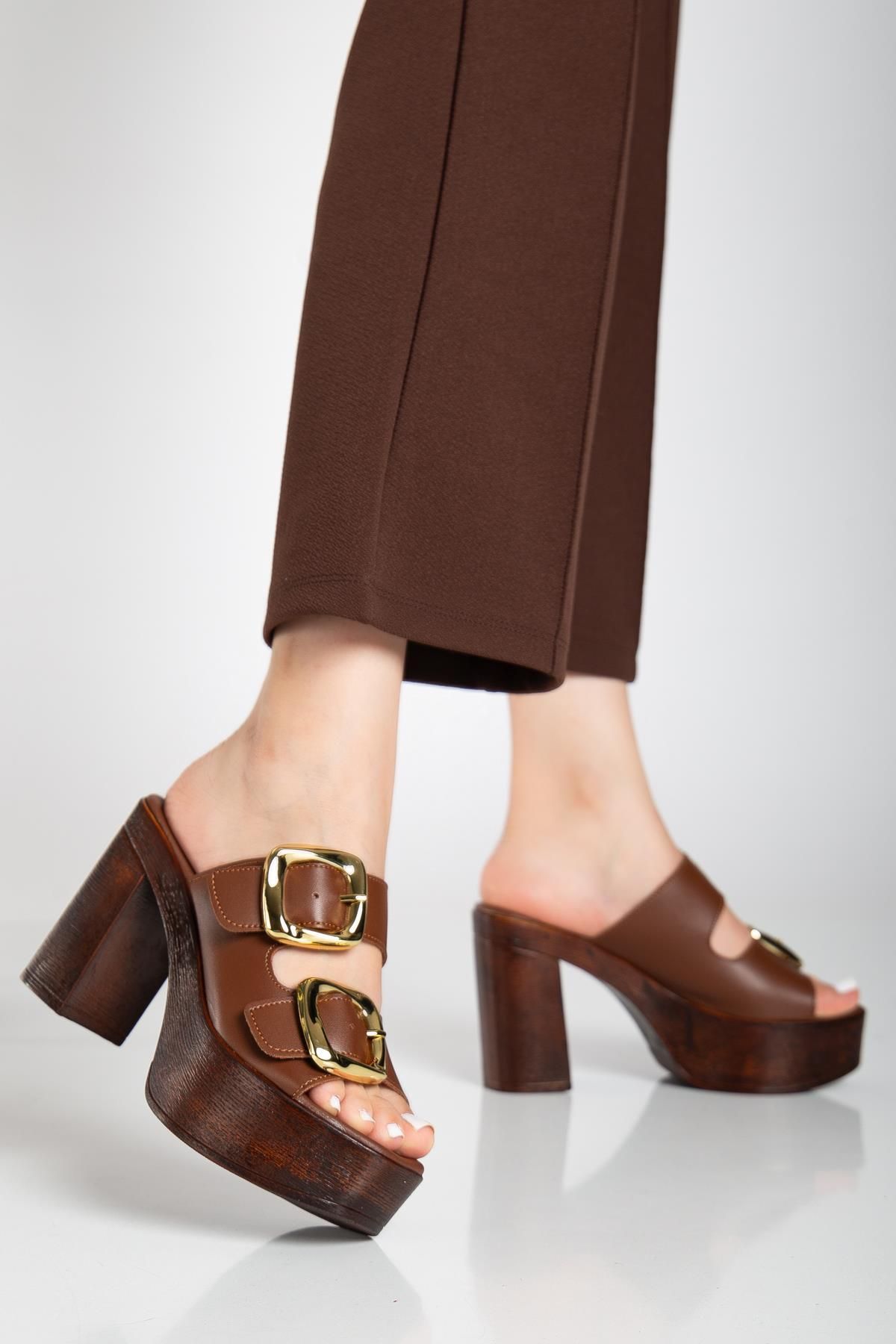 SUİNS SHOES Suins Spera Model Platform Topuklu Aksesuarlı Terlik