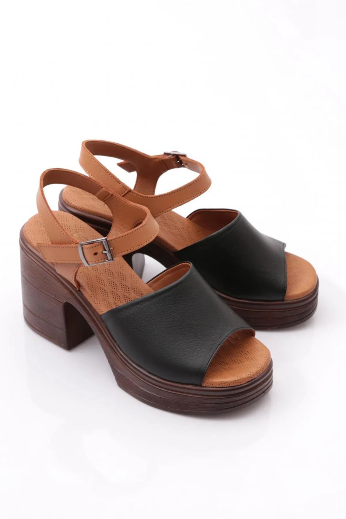 PATRON SHOES Hakiki Deri Kalın Taban Bilekten Bağlama Sandalet