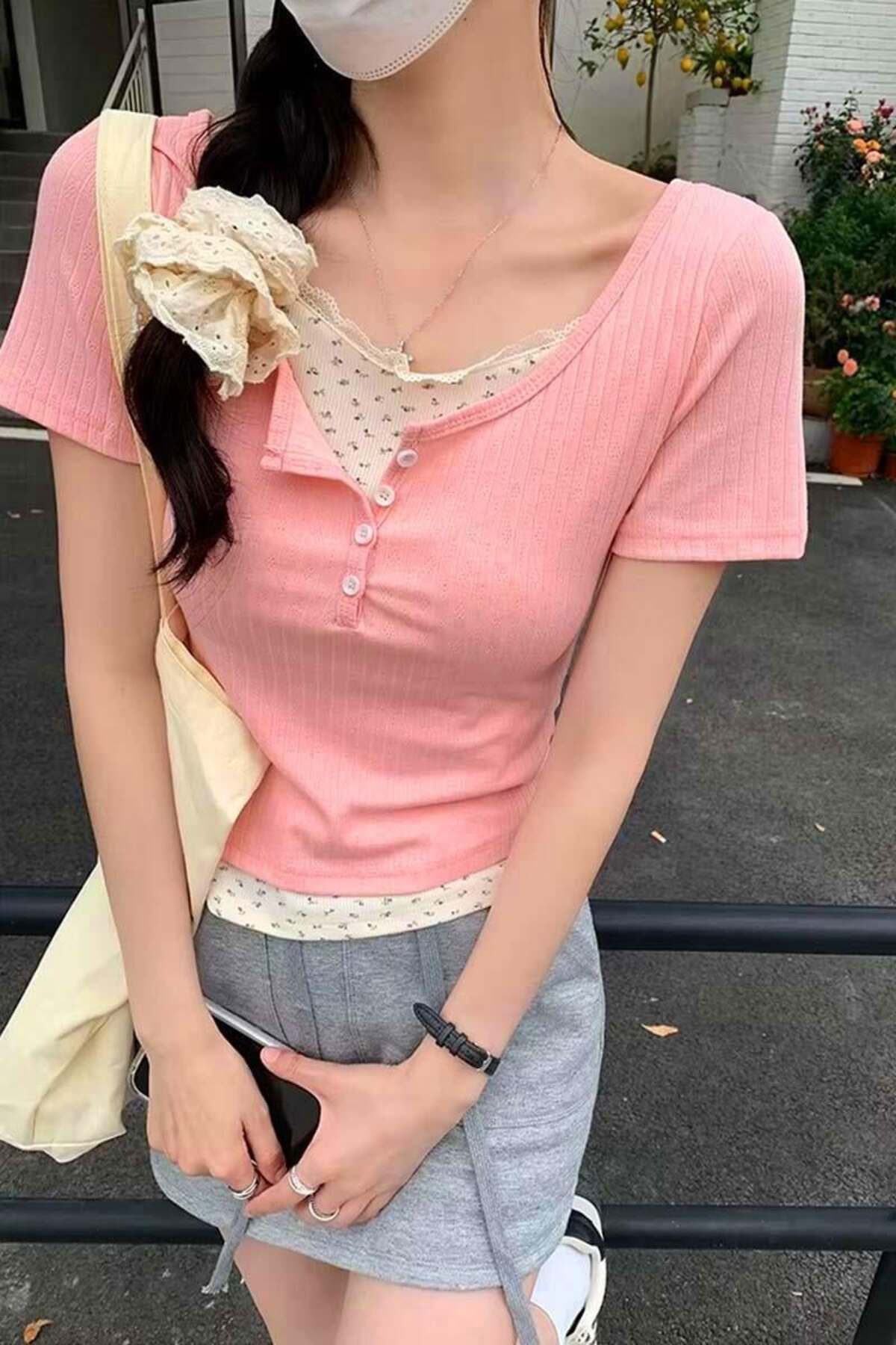 BALİNA Pembe Düğmeli Ek Parçalı Kısa Kollu Crop Bluz THE SOLO