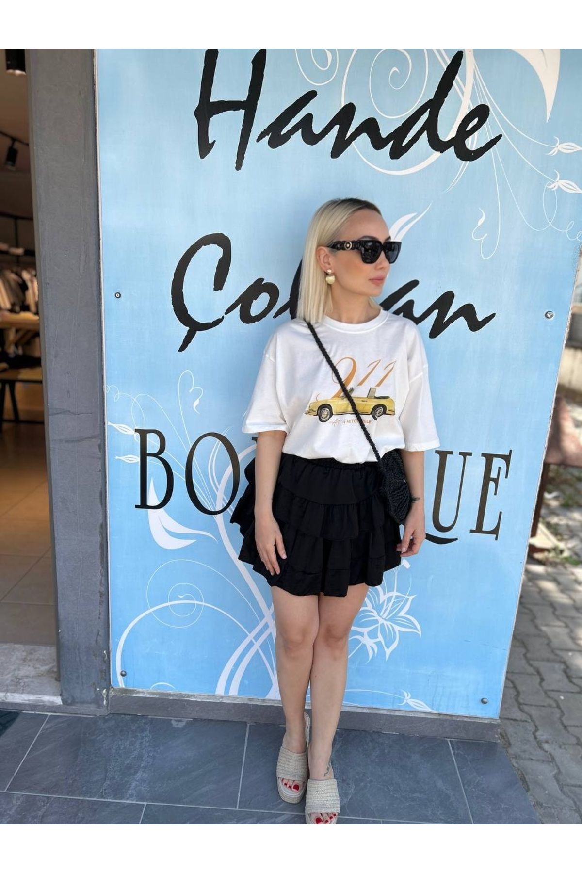 HANDE ÇOLPAN Siyah Saten Katlı Şort Etek