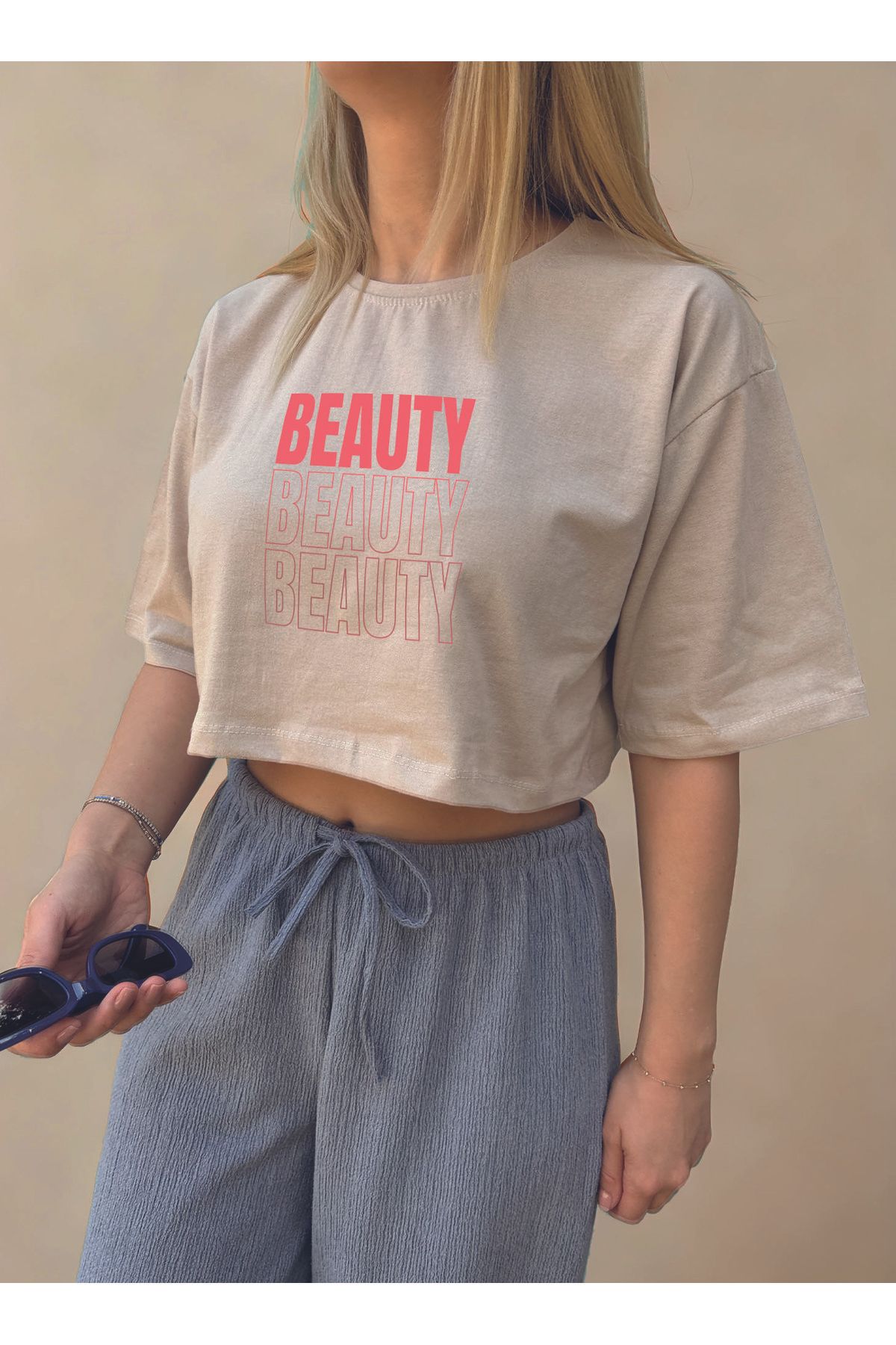 ClubSpaceAstro Kadın Oversize Crop Tişört – Beauty Yazılı | %100 Pamuk – Terletmeyen Kumaş