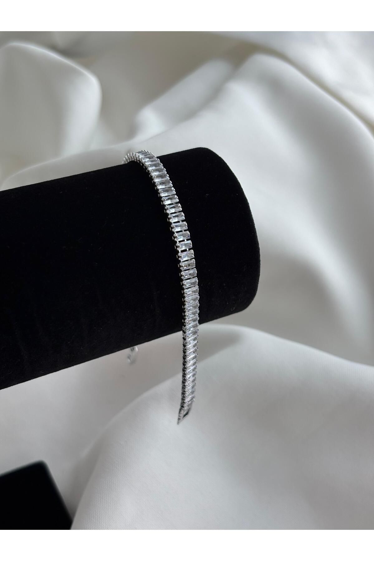 Bellamy Jewelry Kristal Su Yolu Bileklik - Silver