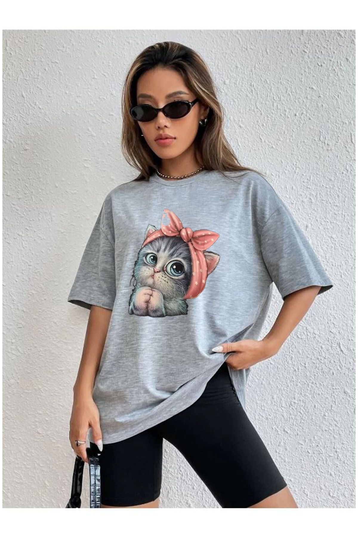Tarzsokak Sevimli Minik Kedi Baskılı Kadın