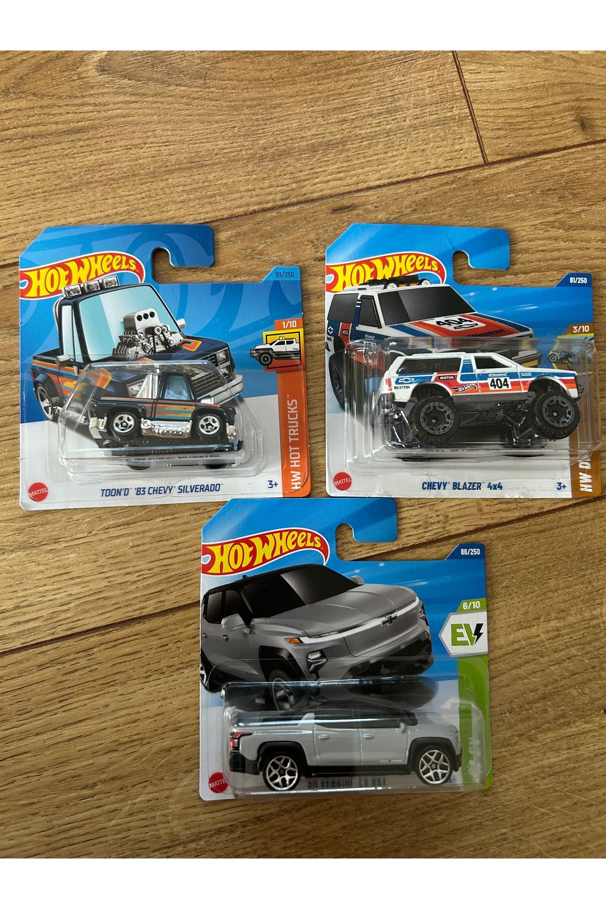 Hotwhells Hotwheels 3 adet Chevy model araba