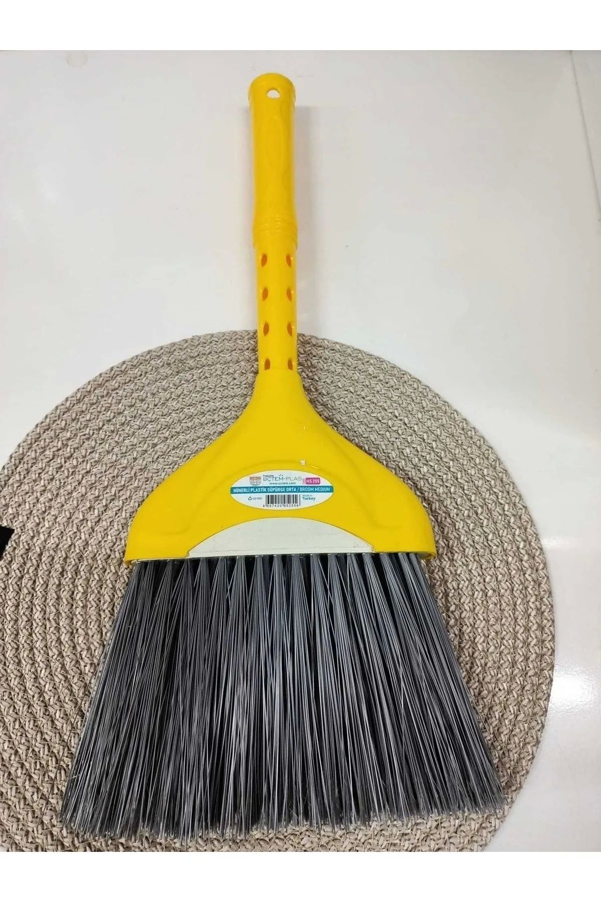 PRATİKOBA Plastik Süpürge Orta 1 Adet Royaleks-HS255