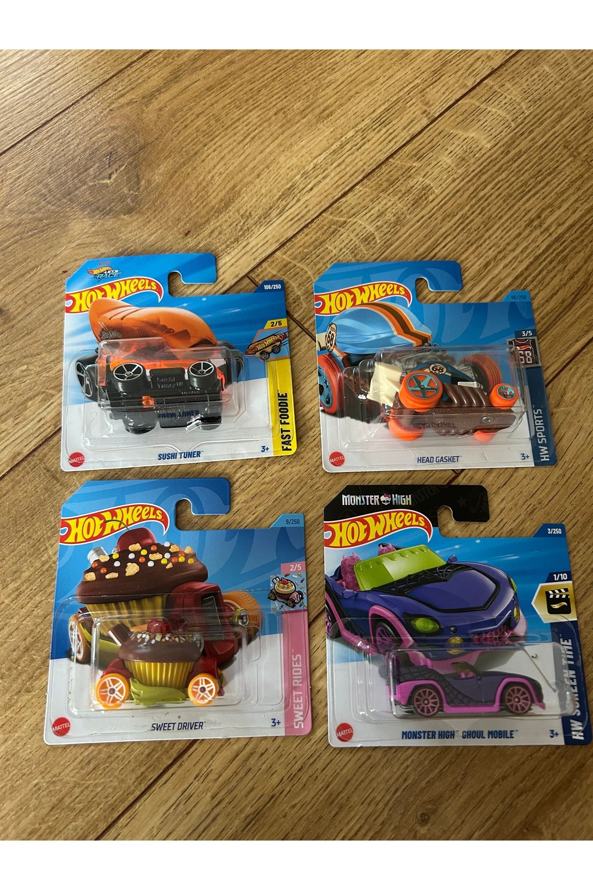 Hotwhells Hotwheels 4 adet araba