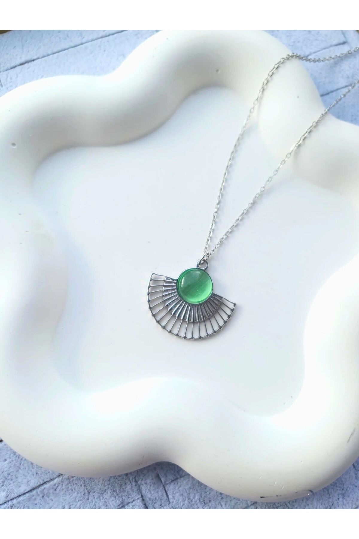 1881 STORE Çelik Silver Antik Yelpaze Kolye