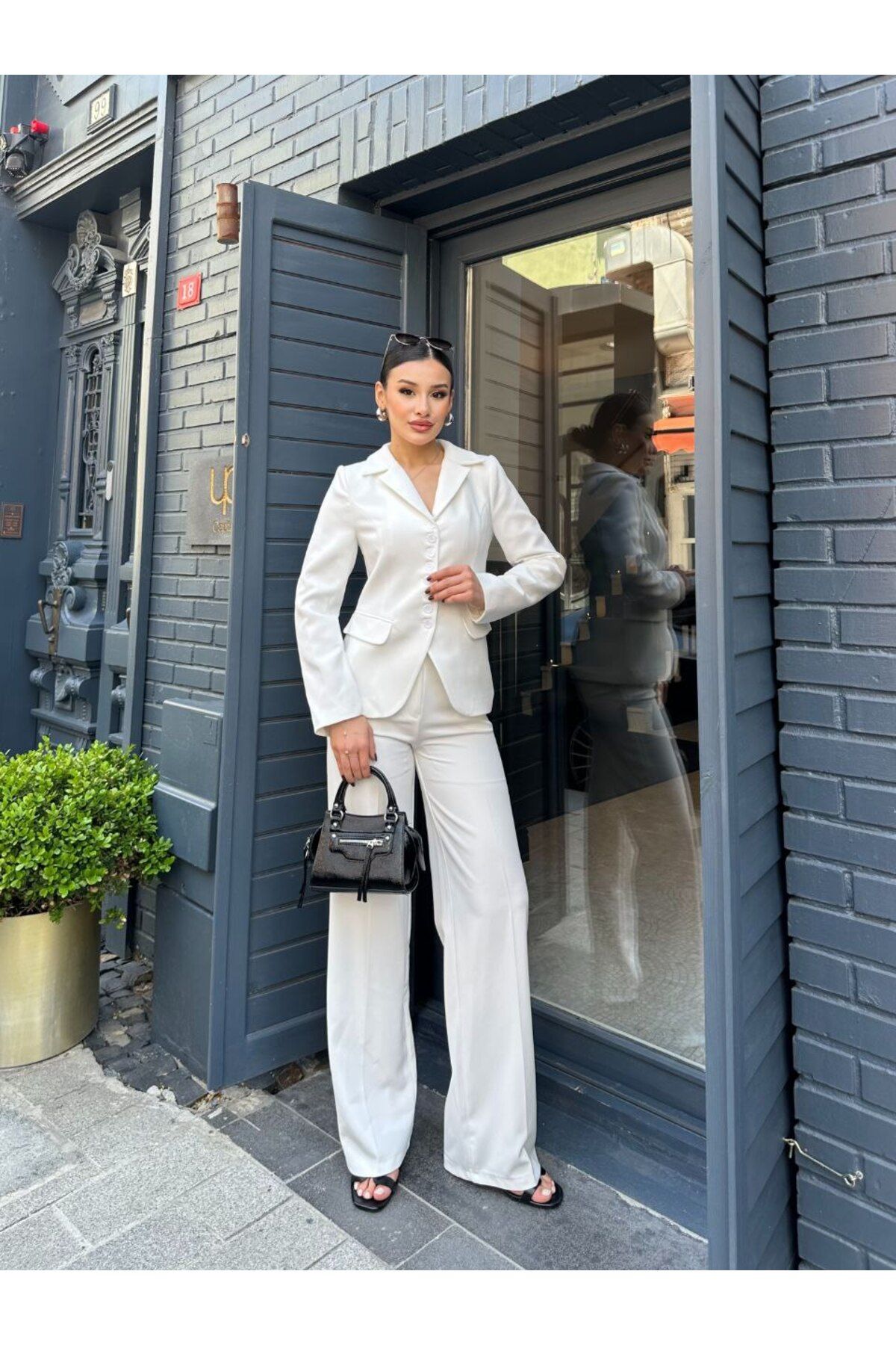 Castivo Fashion Klasik Yaka Düğme Detaylı 2’li Kadın Takım
