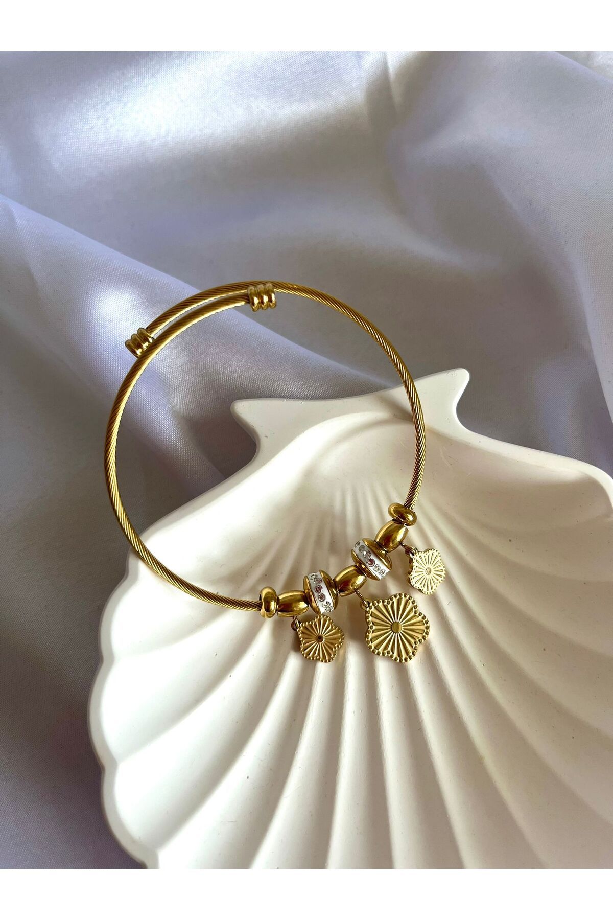 stainless steell Çiçek Charmlı Gold Çelik Bileklik