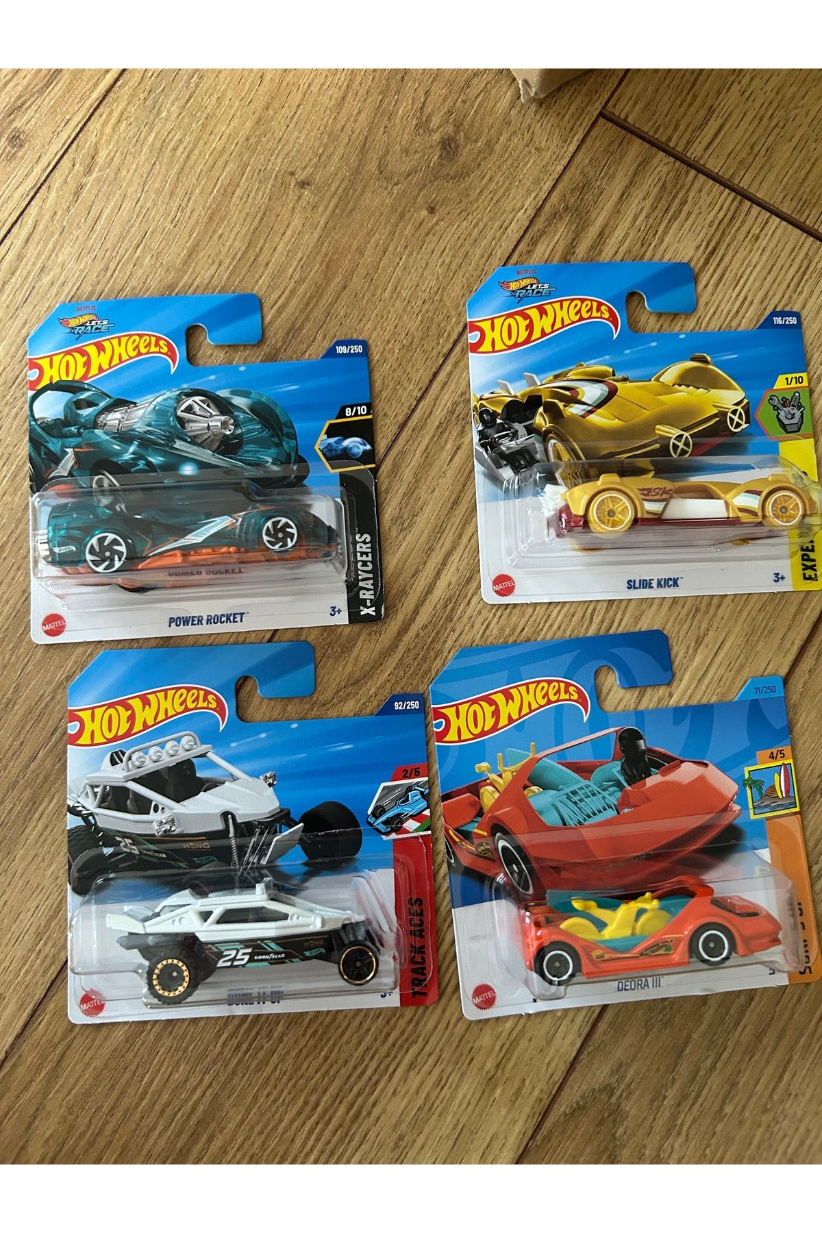 Hotwhells Hotwheels 4 adet araba