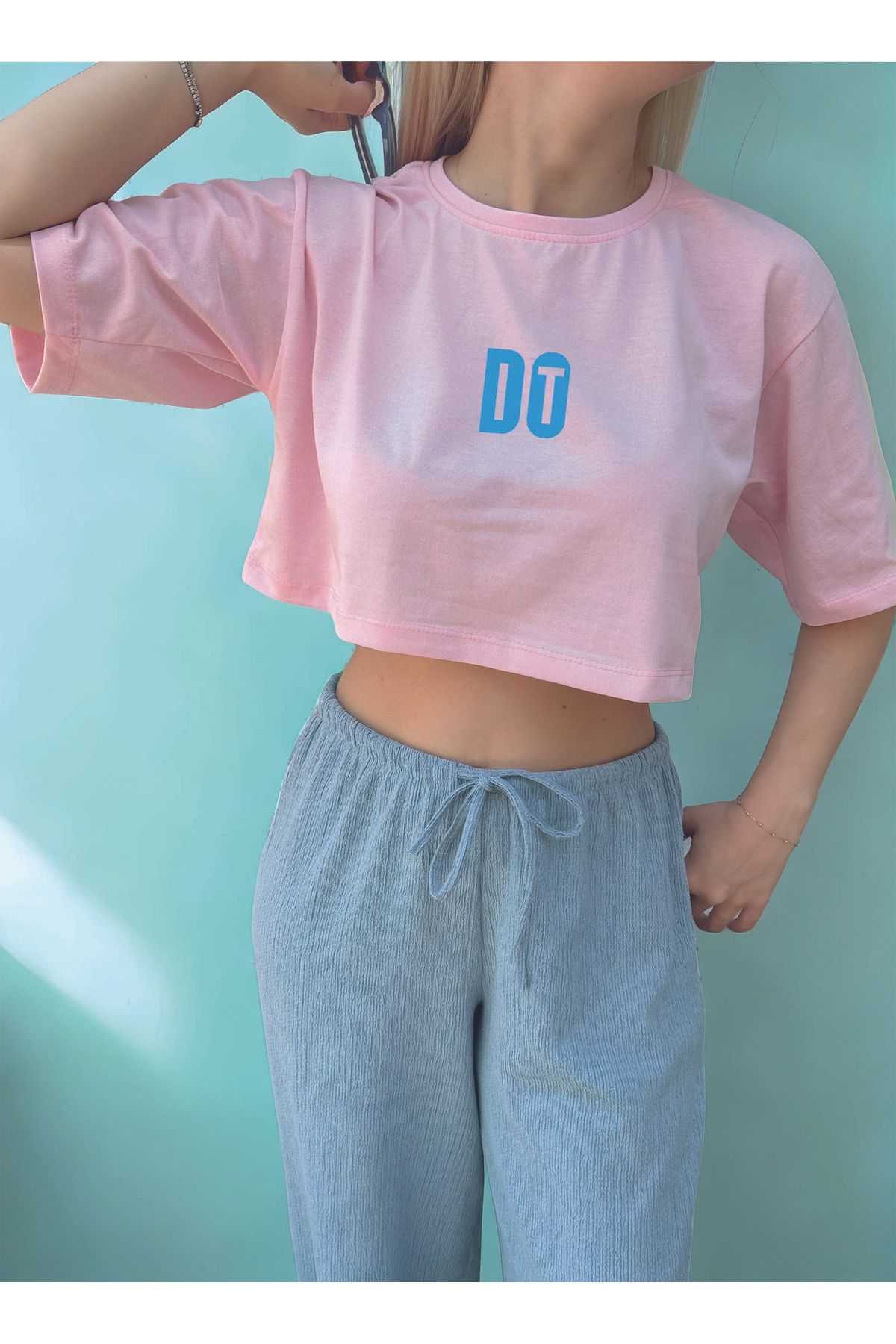 ClubSpaceAstro Kadın Oversize Crop Tişört – Mavi DO IT Baskılı | Terletmeyen Kumaş | Cesur ve Dinamik Günlük Stil