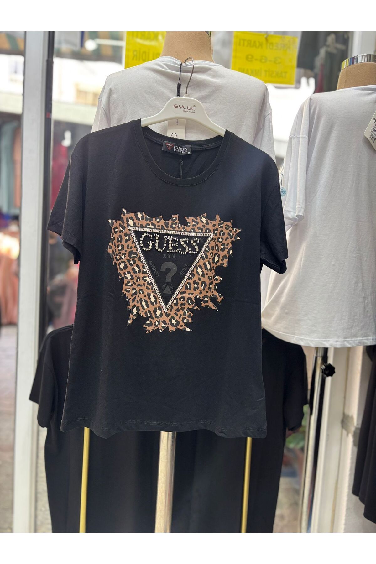 Blissmood üçgen marka taşlı T-Shirt