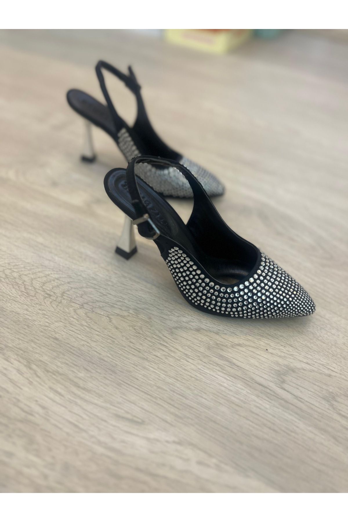 Forever Taşlı gümüş topuk detaylı şık stiletto