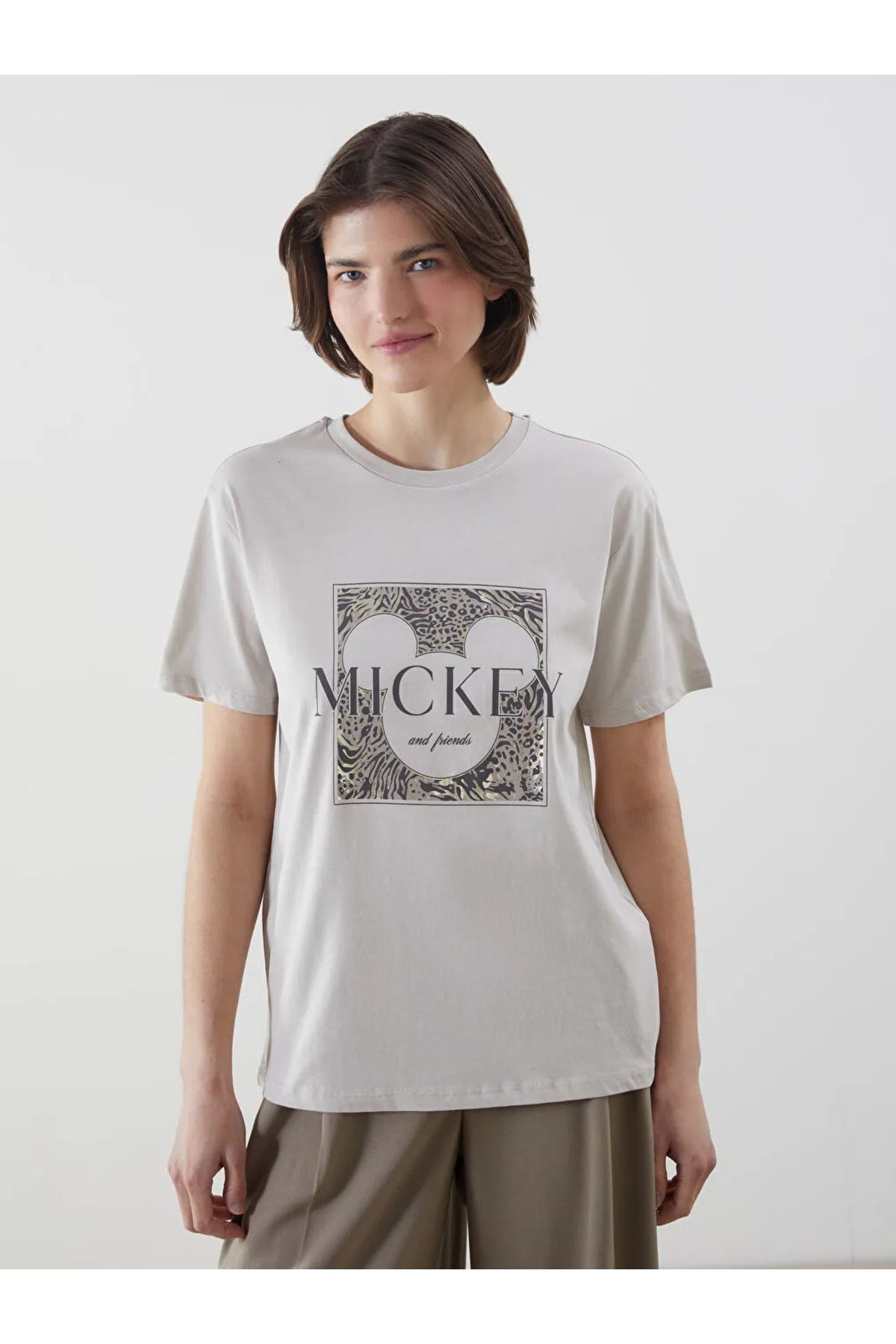 LC Waikiki LCW Vision Gri Bisiklet Yaka Mickey Mouse Baskılı Kadın Tişört