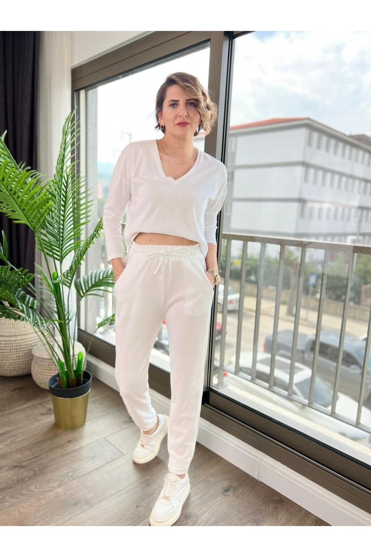 CANDYSBEBE KADINLAR İÇİN ÇOK ŞIK YAZIN FAVORİ RENGİ BEYAZ EŞOFMAN ALTI....