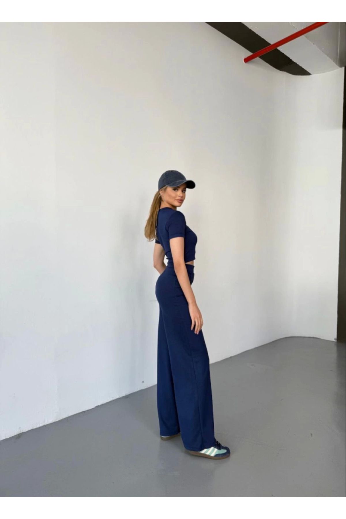 ASFSTORE Yumuşak Dokulu Kumaş Kısa Kollu Crop Rahat Pantalon Ikili Takım - Lacivert