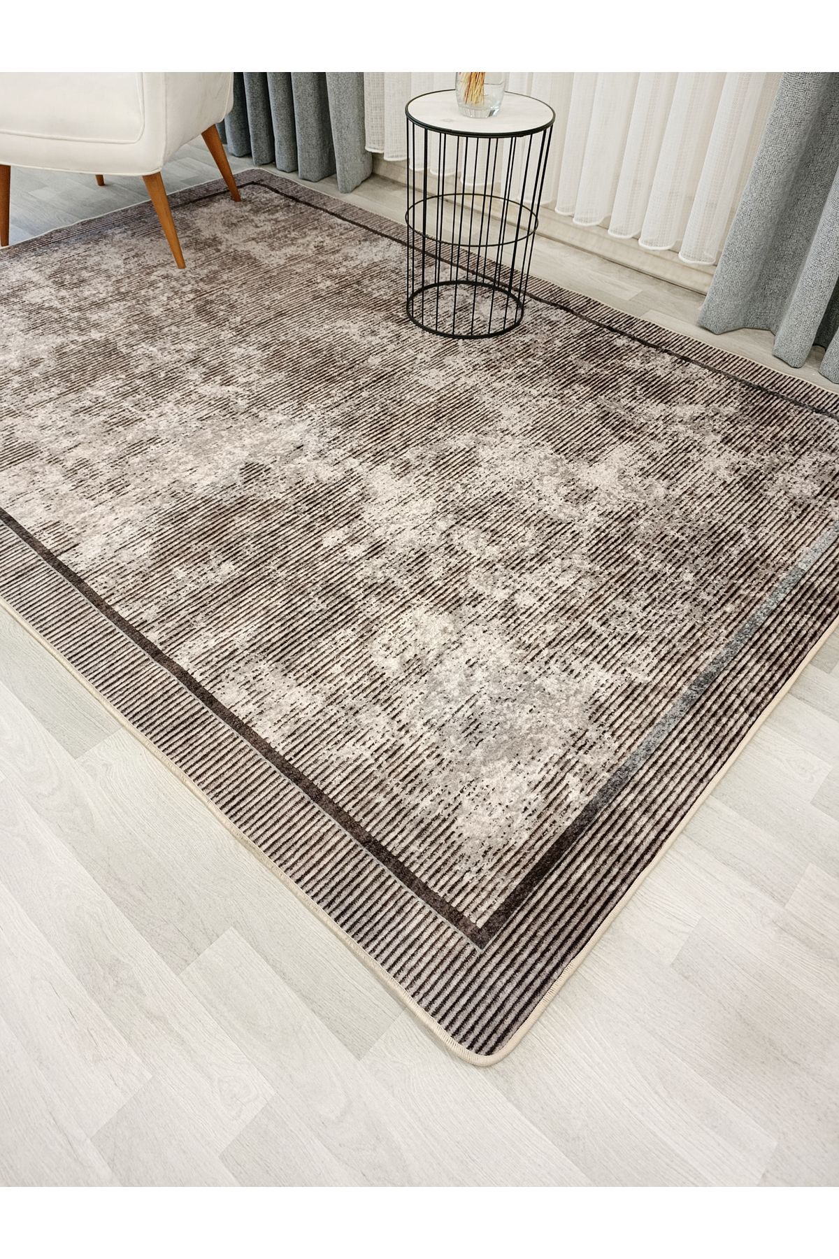 Brillant Vizon Kahverengi Geometrik Desen Kaymaz Taban Yolluk Halı