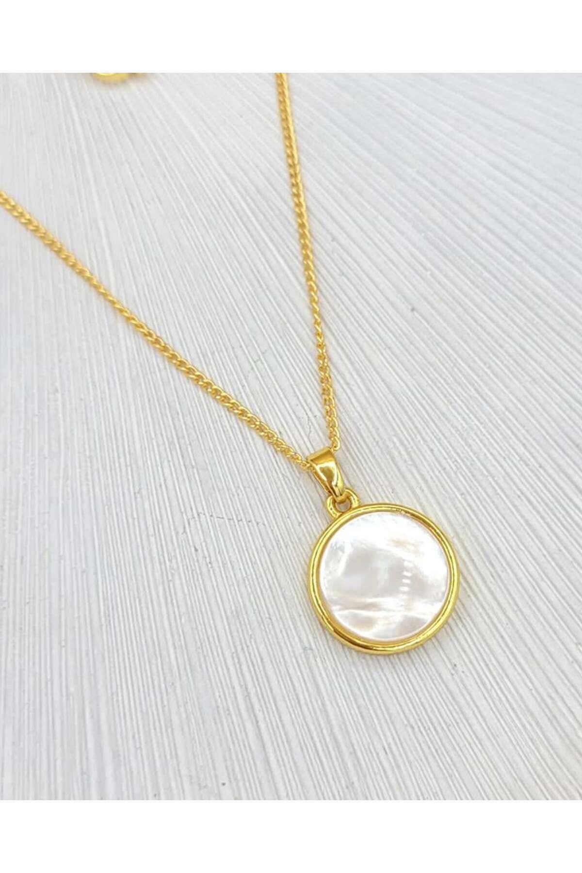 Nevoka Çerçeveli Yuvarlak Gold Kolye