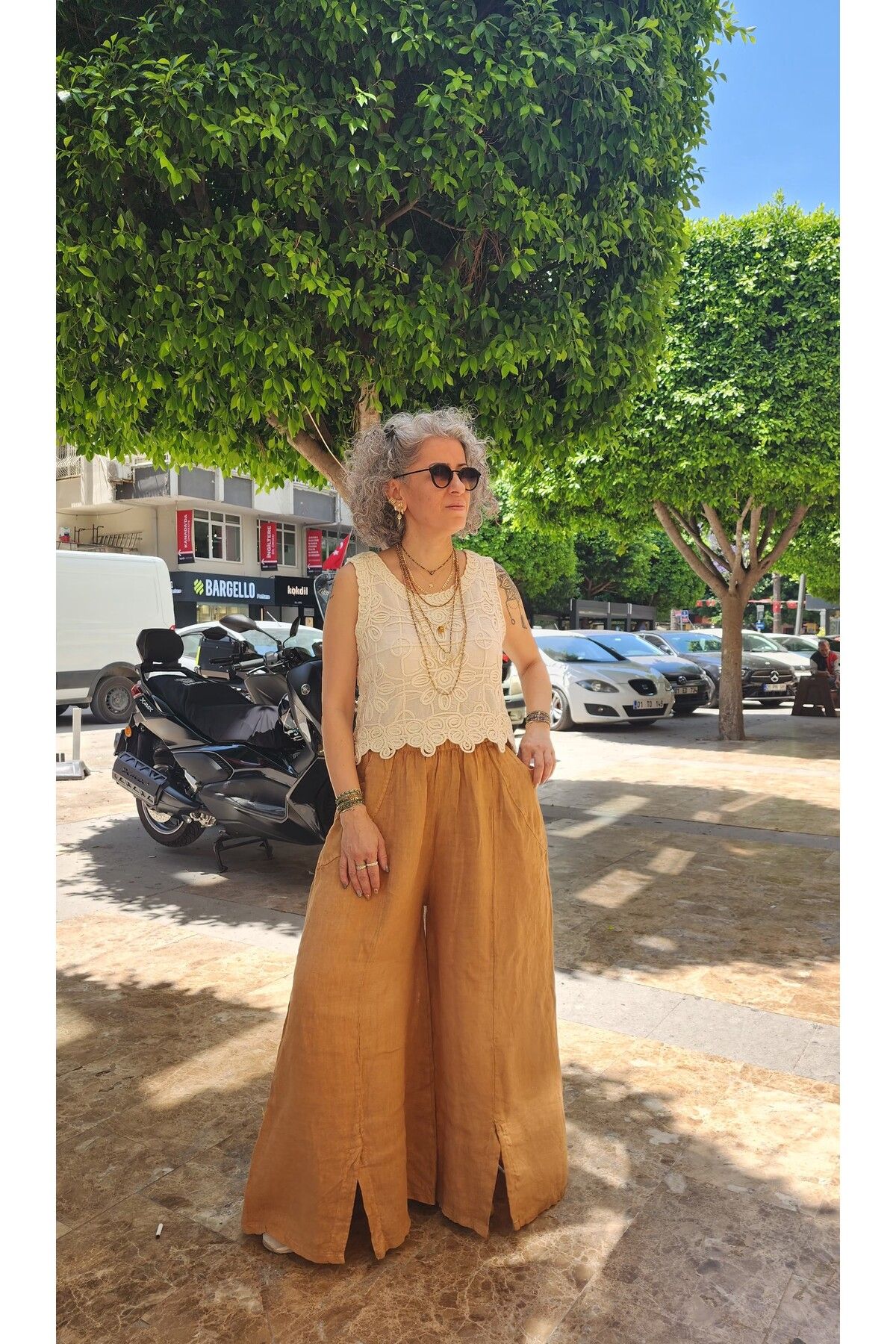 İzmirli Boutique Yırtmaçlı Bol Keten Pantolon
