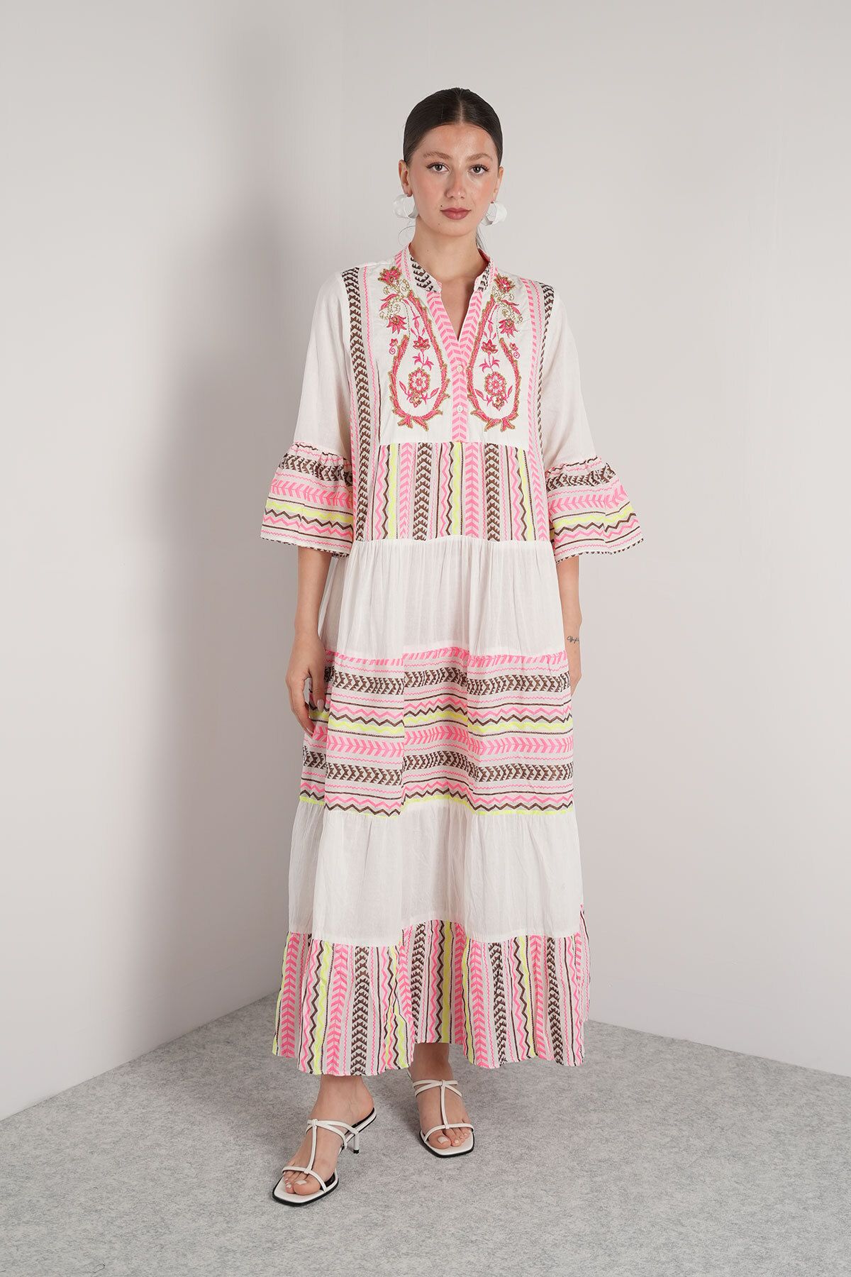 NAVAJO Maxi Elbise - Beyaz Pembe Nakış İşleme Astarlı – %100 Pamuk – Standart Beden (36-44)