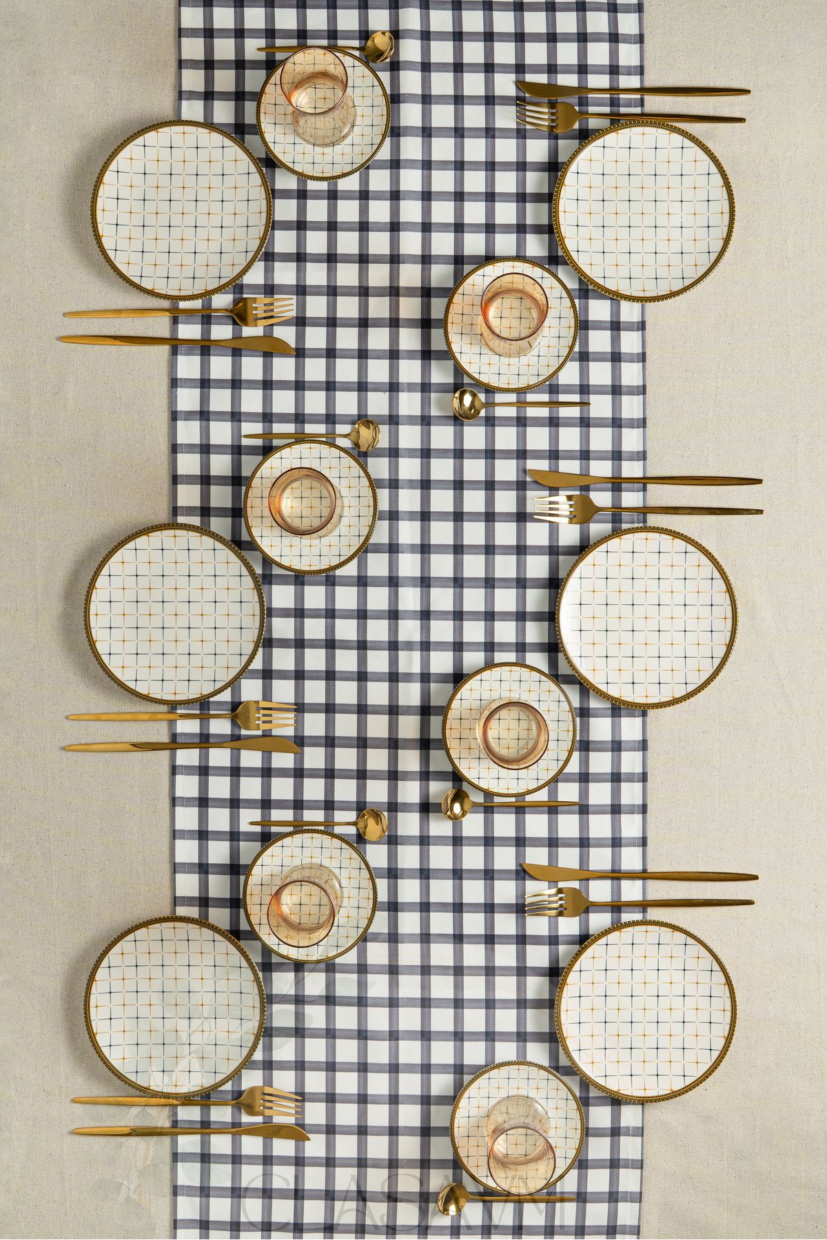 clasavm Modern Kare Desenli Royal Grid Çay Seti | 18 Parça Takım, 6 Gold Çay Bardağı ve Pasta Tabağı