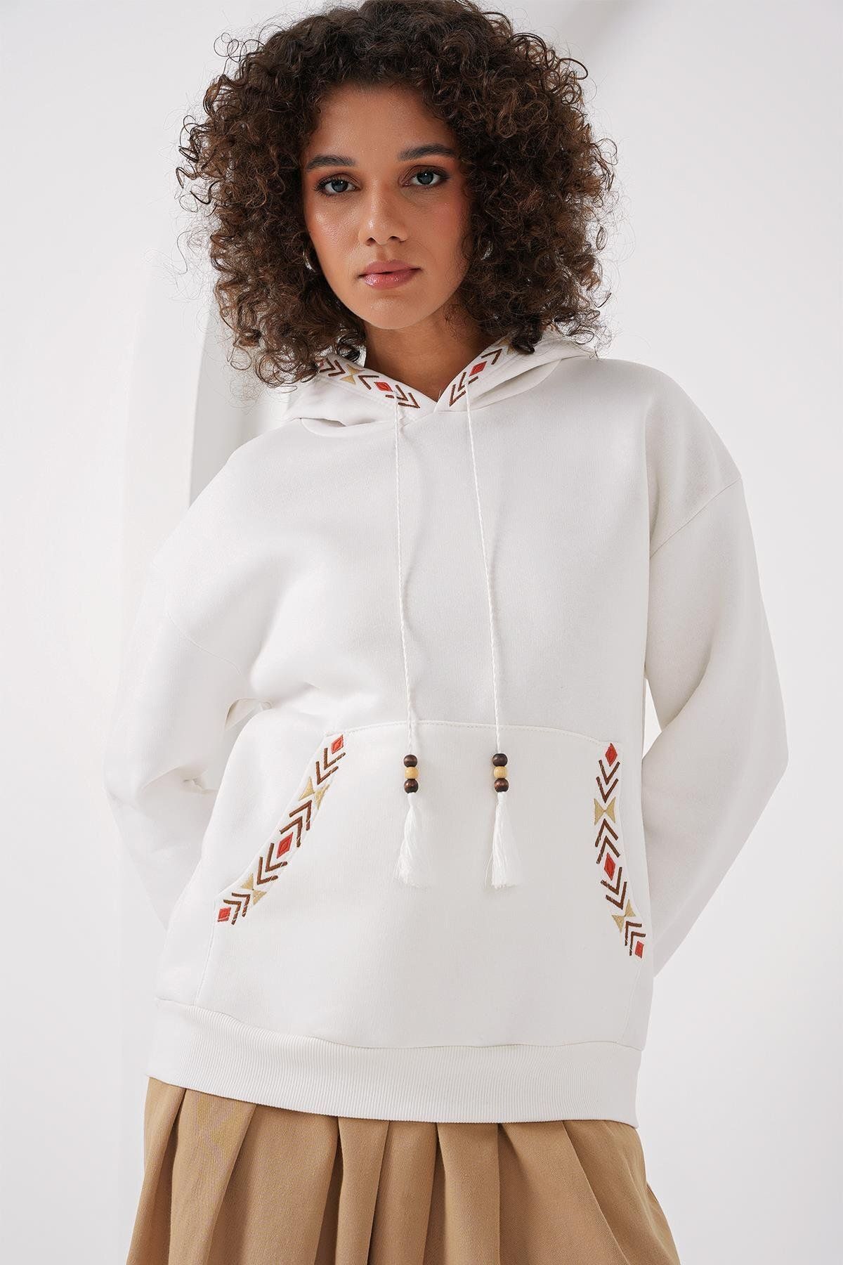 MODAMAİSA Nakışlı Oversize Sweatshirt - Beyaz