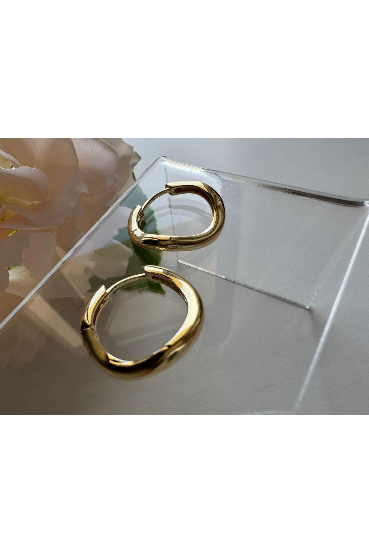 MODA 14K Rengi Vip Seri Asimetrik Çelik Halka Küpe 20mm