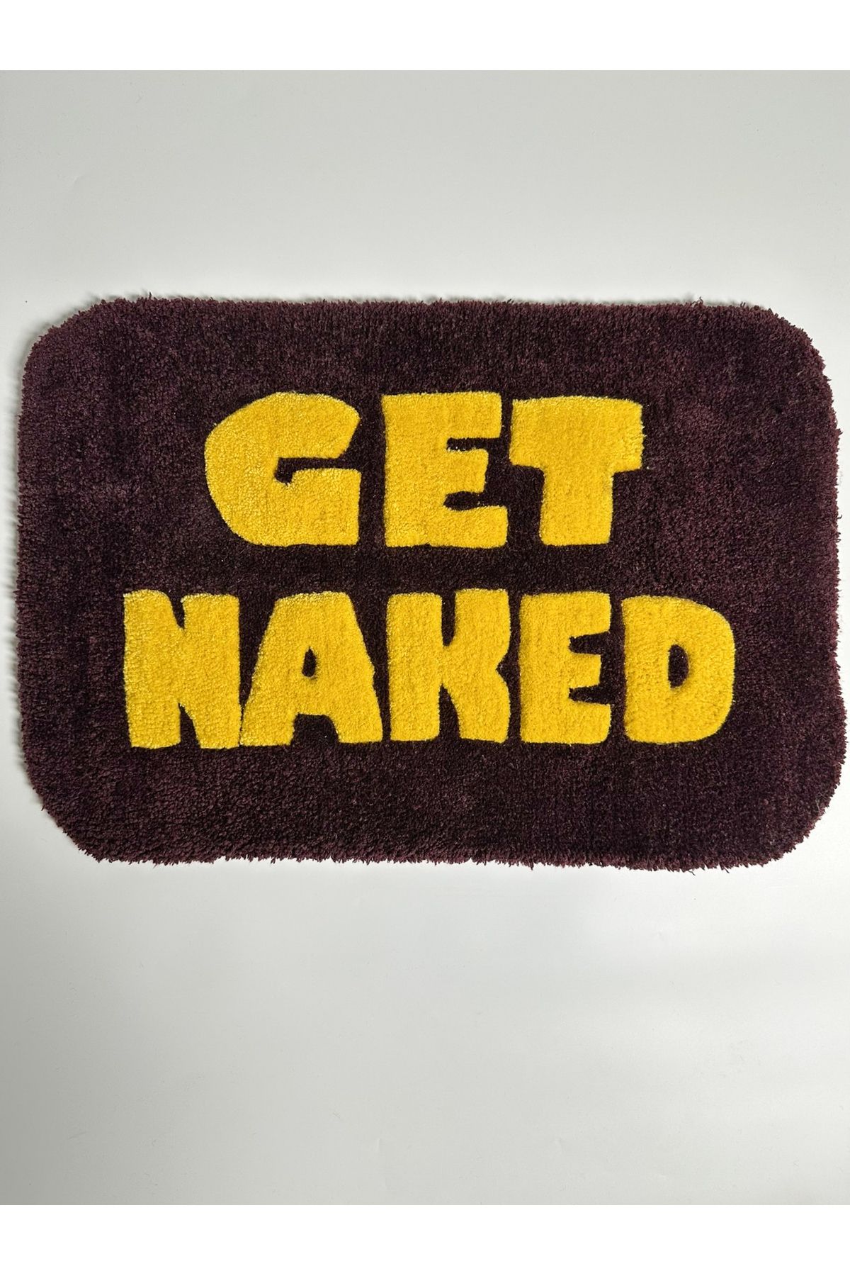 Verlora Studios “Get Naked” Yazılı El Yapımı Tufting Halı, Paspas