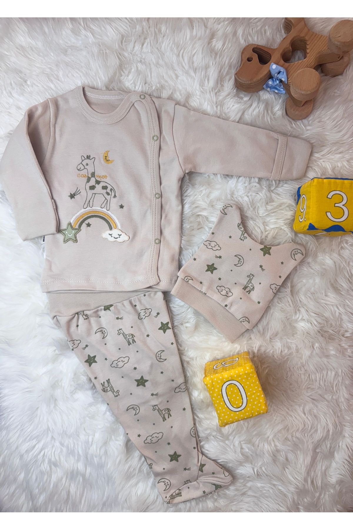 Babycan 🍼 3'lü Yenidoğan Hastane Çıkışı – Zürafa Nakışlı / Bej / %100 Pamuk