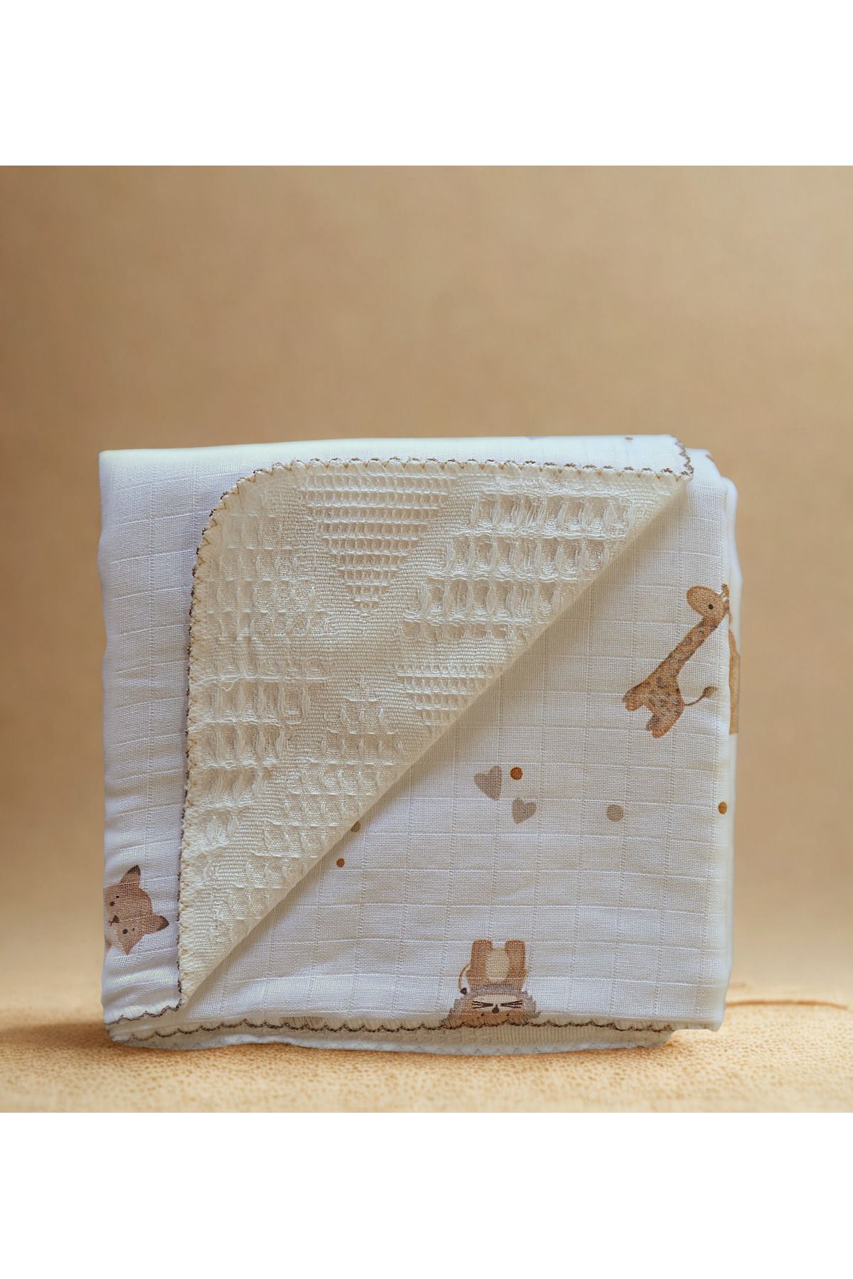 Mini Mood 🧸 Çift Taraflı Pike - Müslin Bebek Örtüsü – Zürafa & Ayıcık Desenli / %100 Pamuk / 100x100 cm