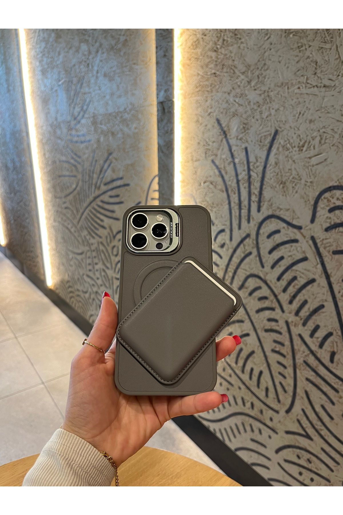 Mois Case İPhone 15 pro Max Premium Titanyum Gri Deri Magsafe cüzdanlı kartlıklı kamera çerçeve Standlı kılıf