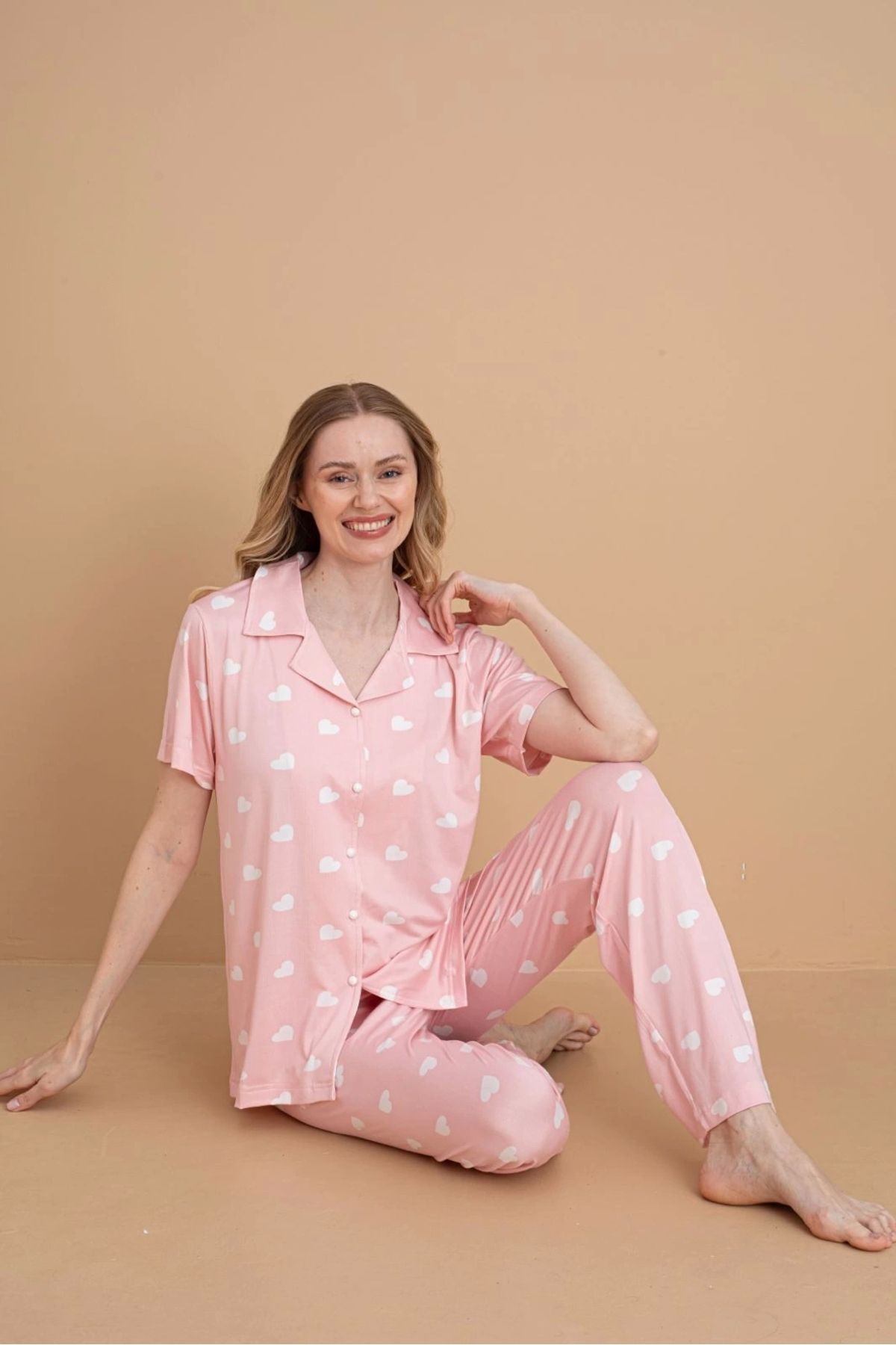 PİJAMERRY Pijamerry Kadın Milan Kumaş Gömlek Yaka Kalp Desenli Pudra Pijama Takımı