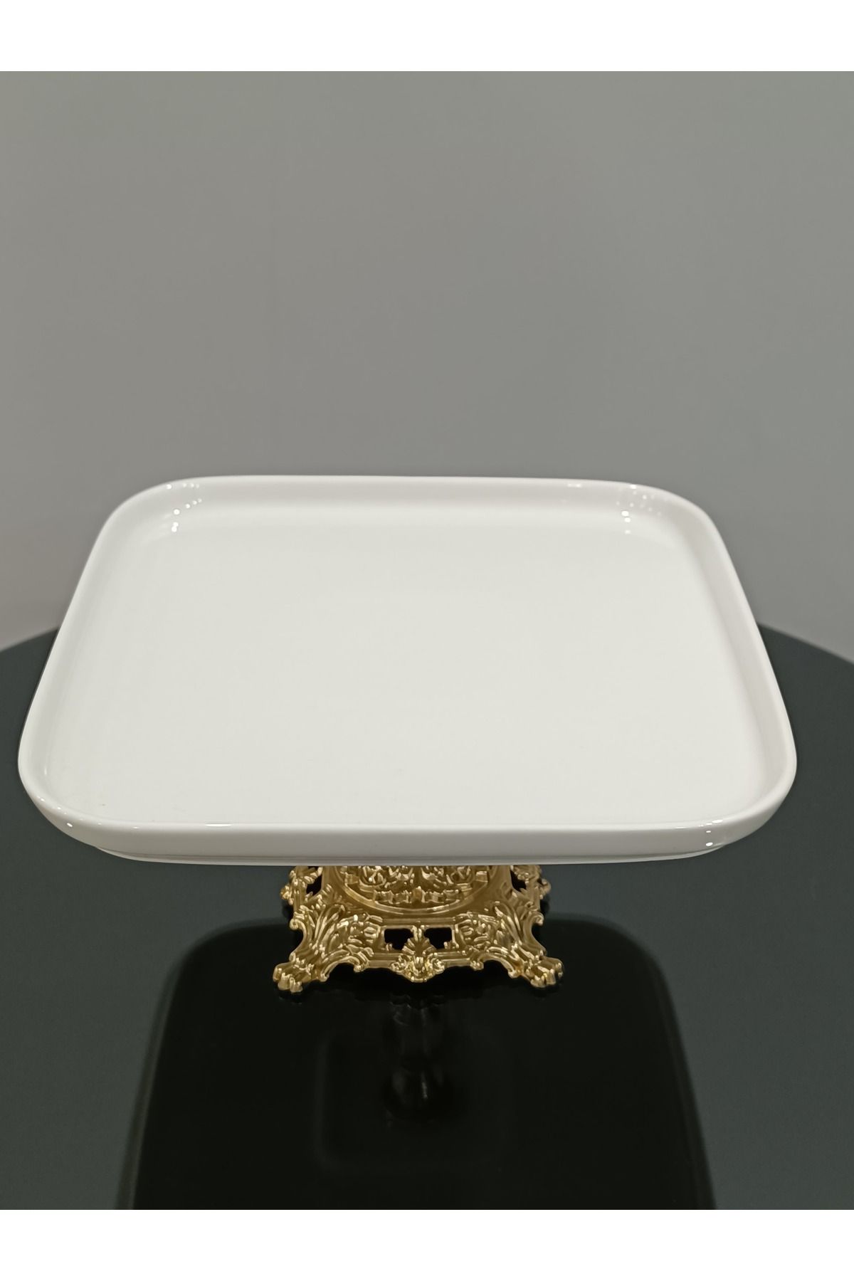 PARILTI HOME COLLECTİON Porselen Sunum Tabağı Gold Kulplu ve Ayaklı