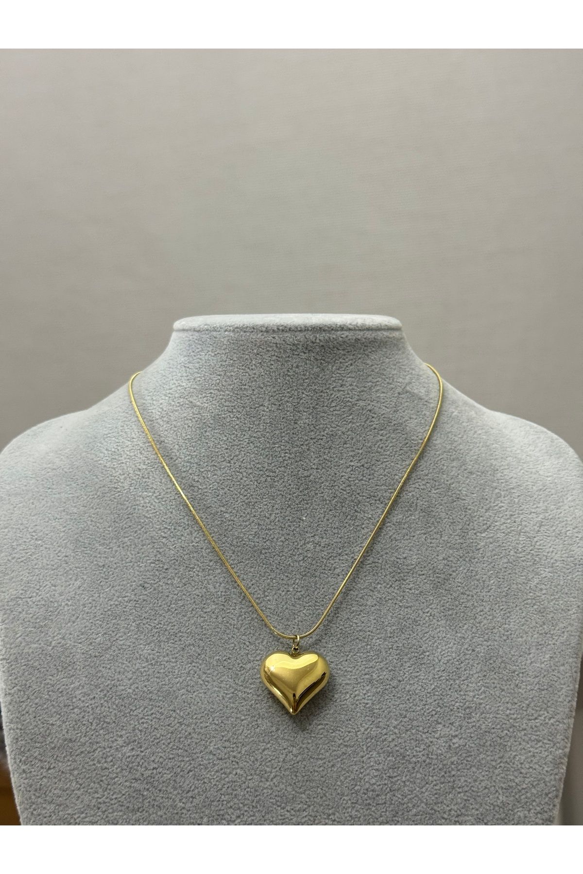 XUPING JEWELRY 18K kalp detaylı altın kaplama çelik kolye paslanmaz kararmaz