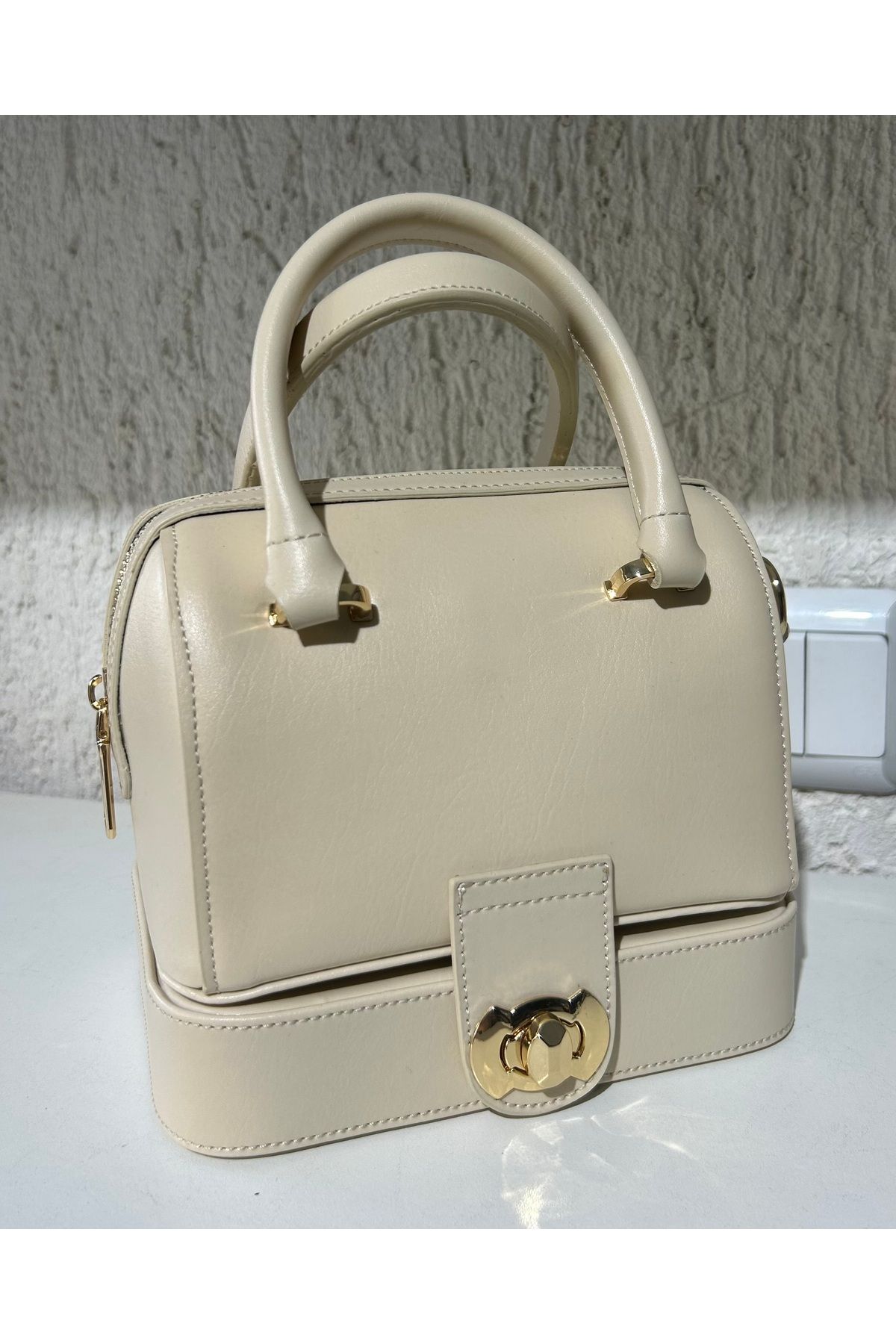 Oxxi Handbags Çok Amaçlı Makyaj ve Günlük Kullanım Çantası – Şıklık ve Fonksiyonelliği Bir Arada