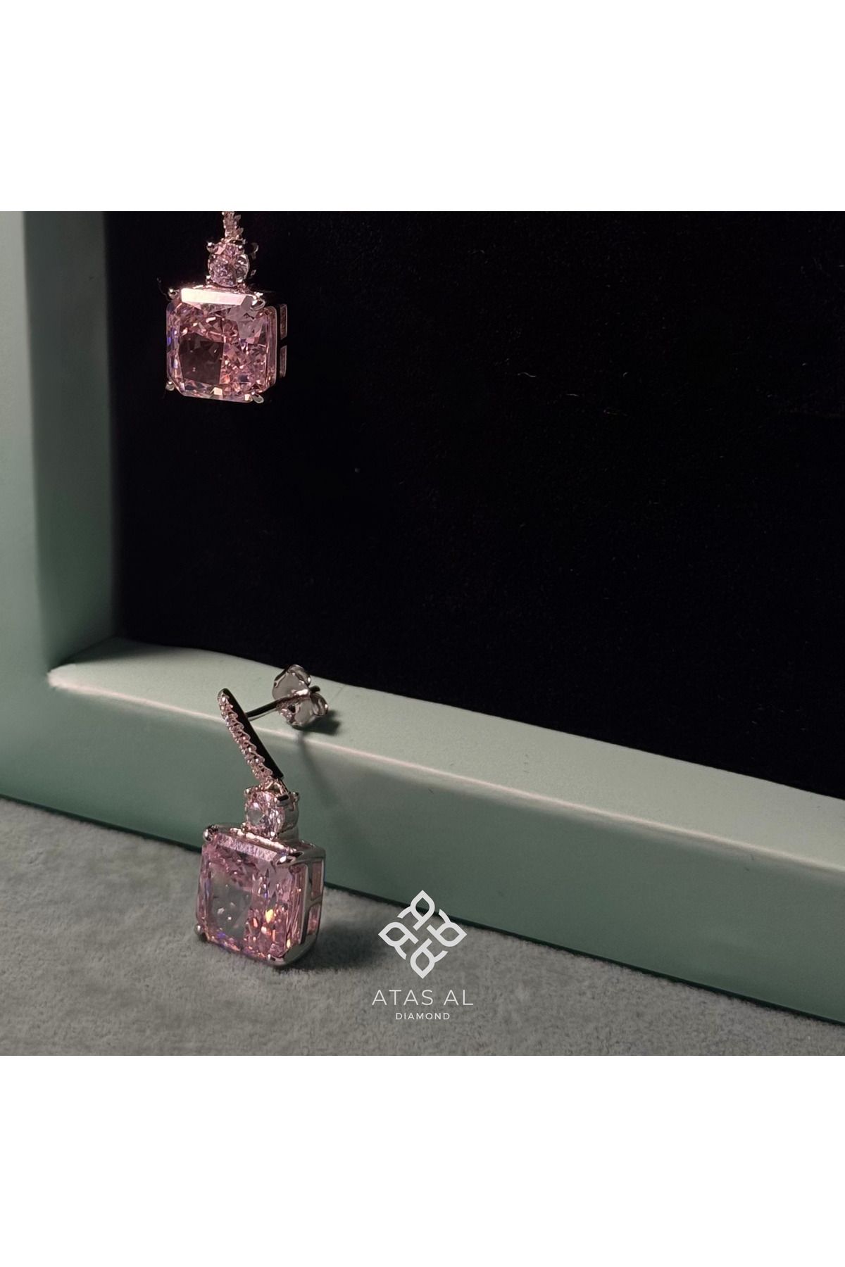 Atas Al Diamond Pembe Elmas Kesim Taş İşlemeli 925 ayar Gümüş Sallantılı Küpe