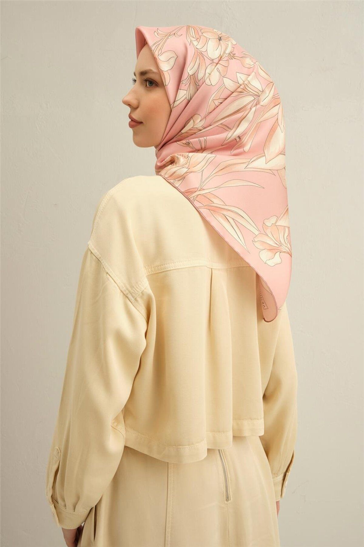 Armine Desenli Saf İpek Sura Eşarp 9324- 08