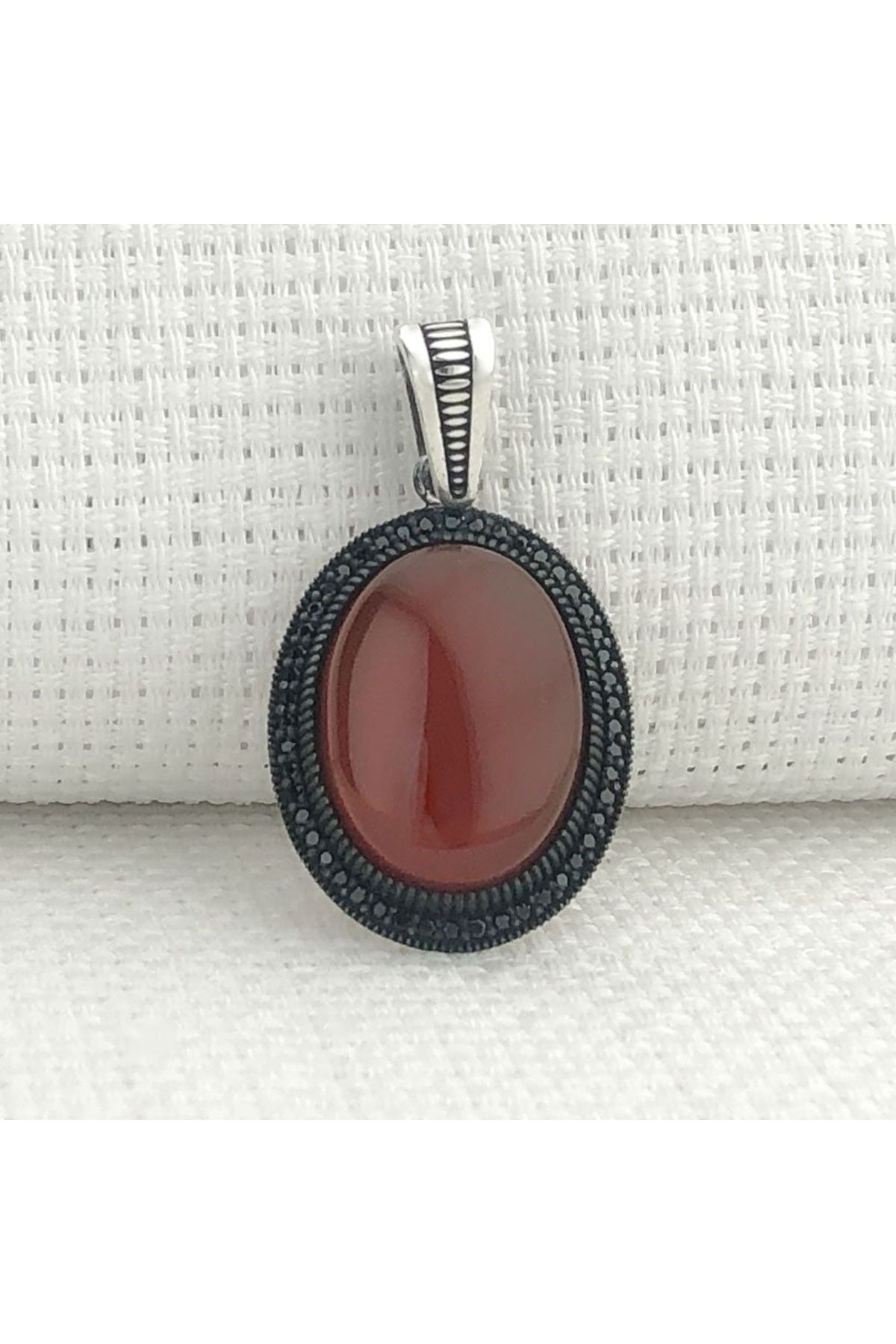 MODA925 925 Ayar Kırmızı Akik Taşlı Gümüş Erkek Kolye Ucu