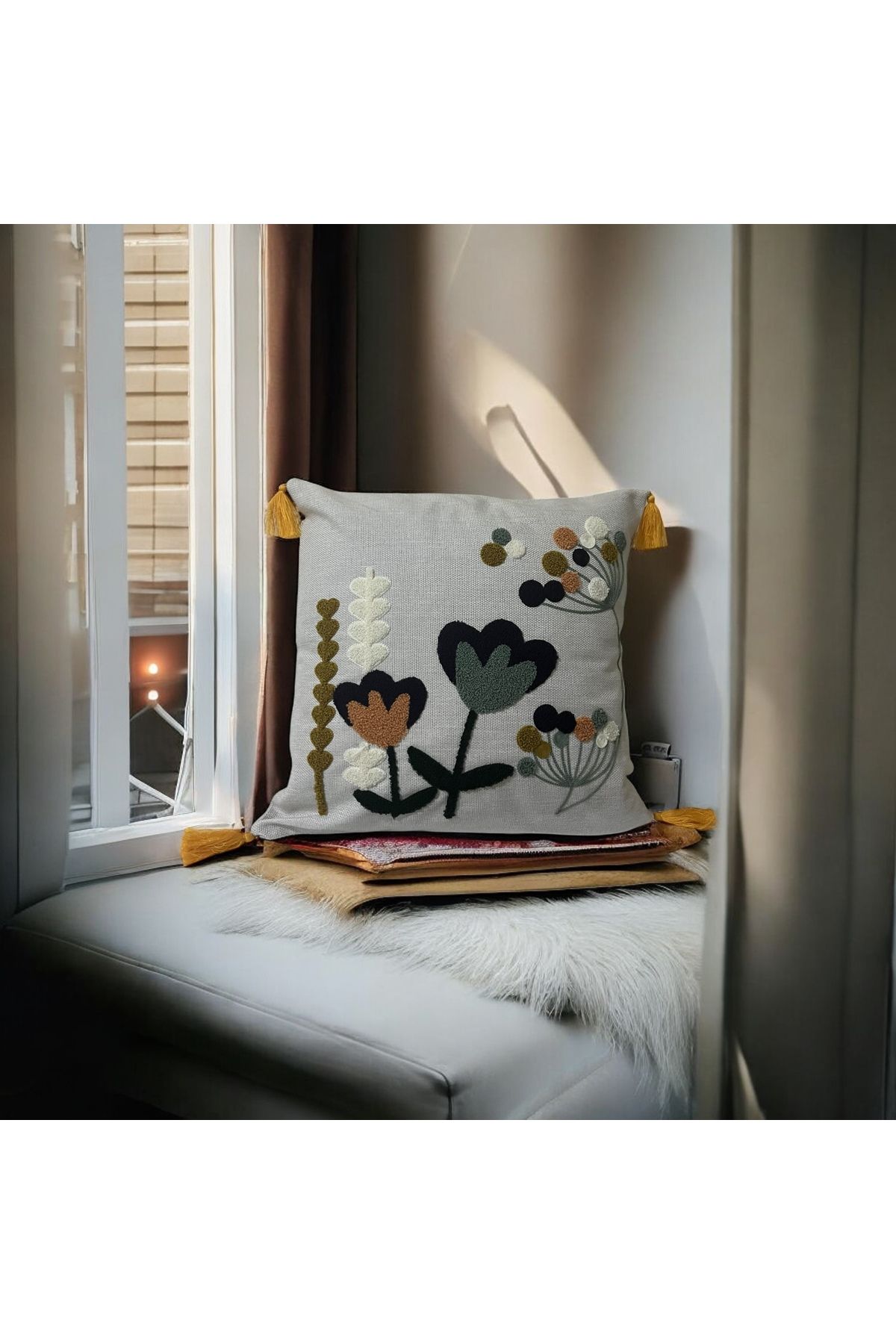 Havenleaf Punch İşlemeli Çiçek Desenli Kırlent Kılıfı – 43x43 cm, Keten Pamuk