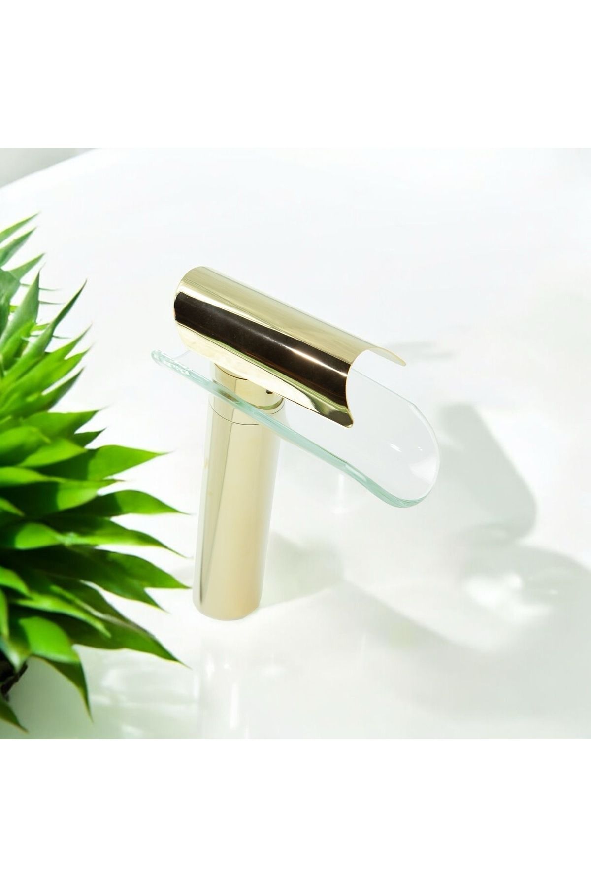 Şah Premium Gold Glass Desing Çanak Lavabo Bataryası Parlak Gold Çanak Lavabo Armatür ŞahConcept