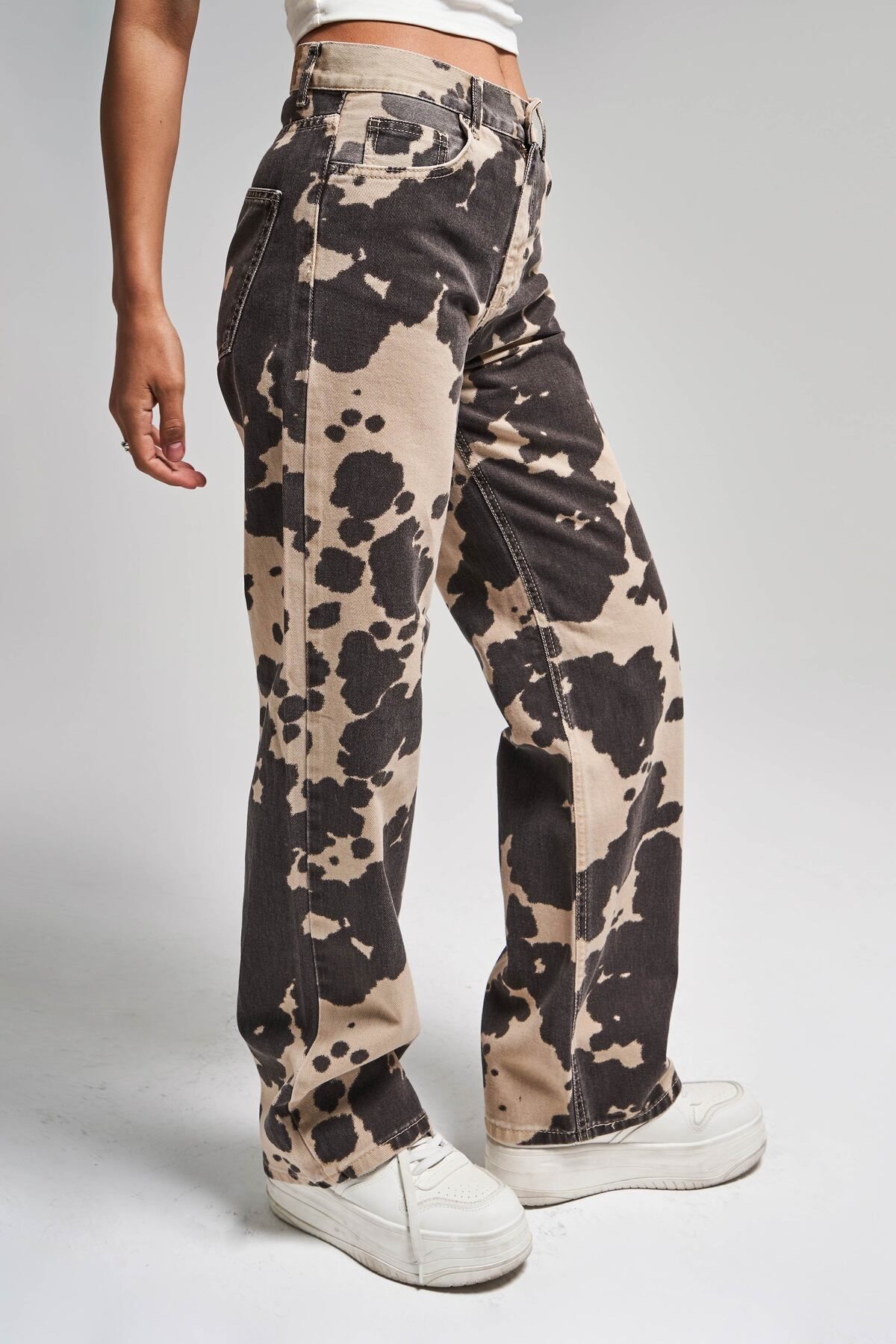 its basic Kadın Kahverengi 6s5-57 Özel Yıkama Leopar Desenli %100 Koton Loose Fit Orta Bel Denim Jean