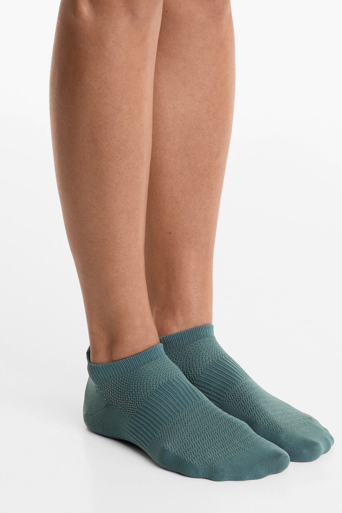 Oysho-3 pairs of polyamide blend sneaker socks with heel tab 4