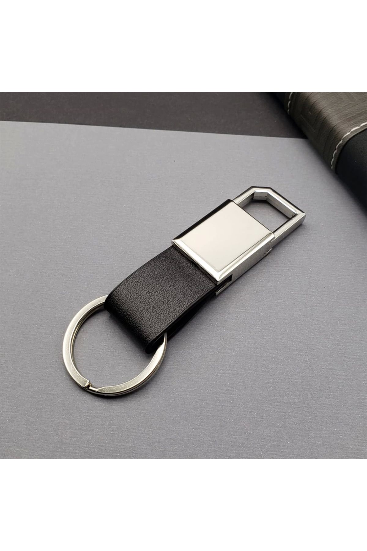 ÖYKÜ VE YİĞİT Deri Siyah Gümüş Metal Anahtarlık