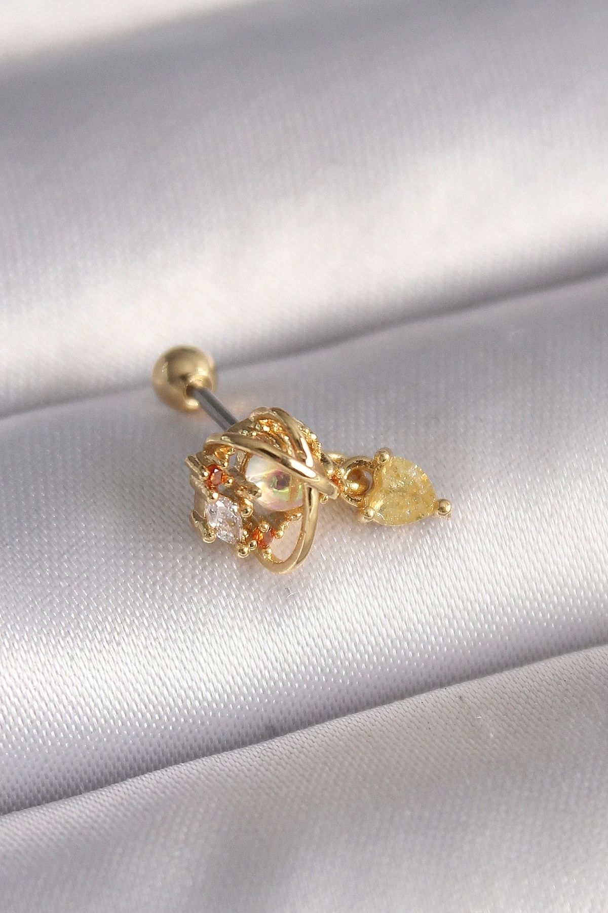 STOREMAX 316L Çelik Gold Renk Zirkon Taşlı Sallantı Kalp Detay Tragus Piercing
