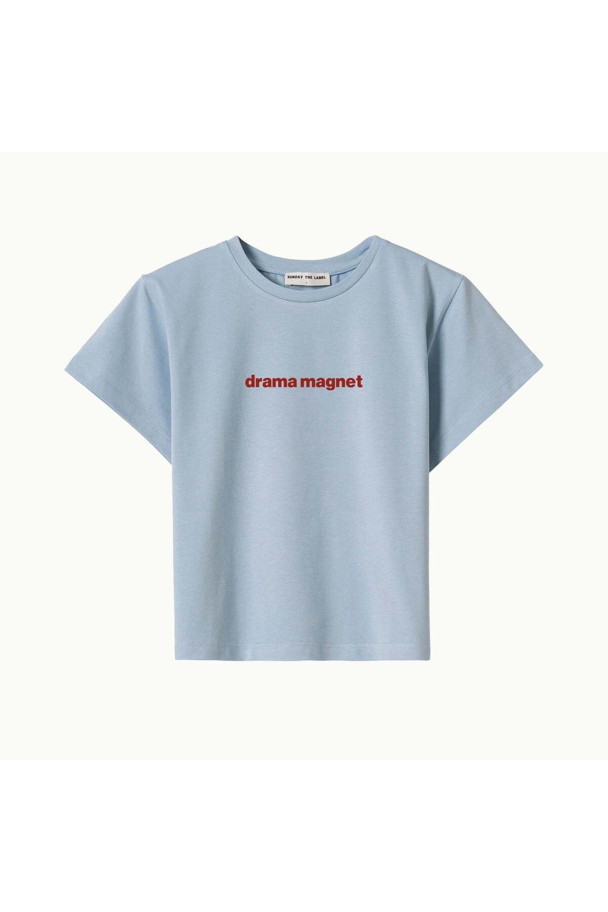 SUNDAY THE LABEL DRAMA MAGNET - BABY TEE