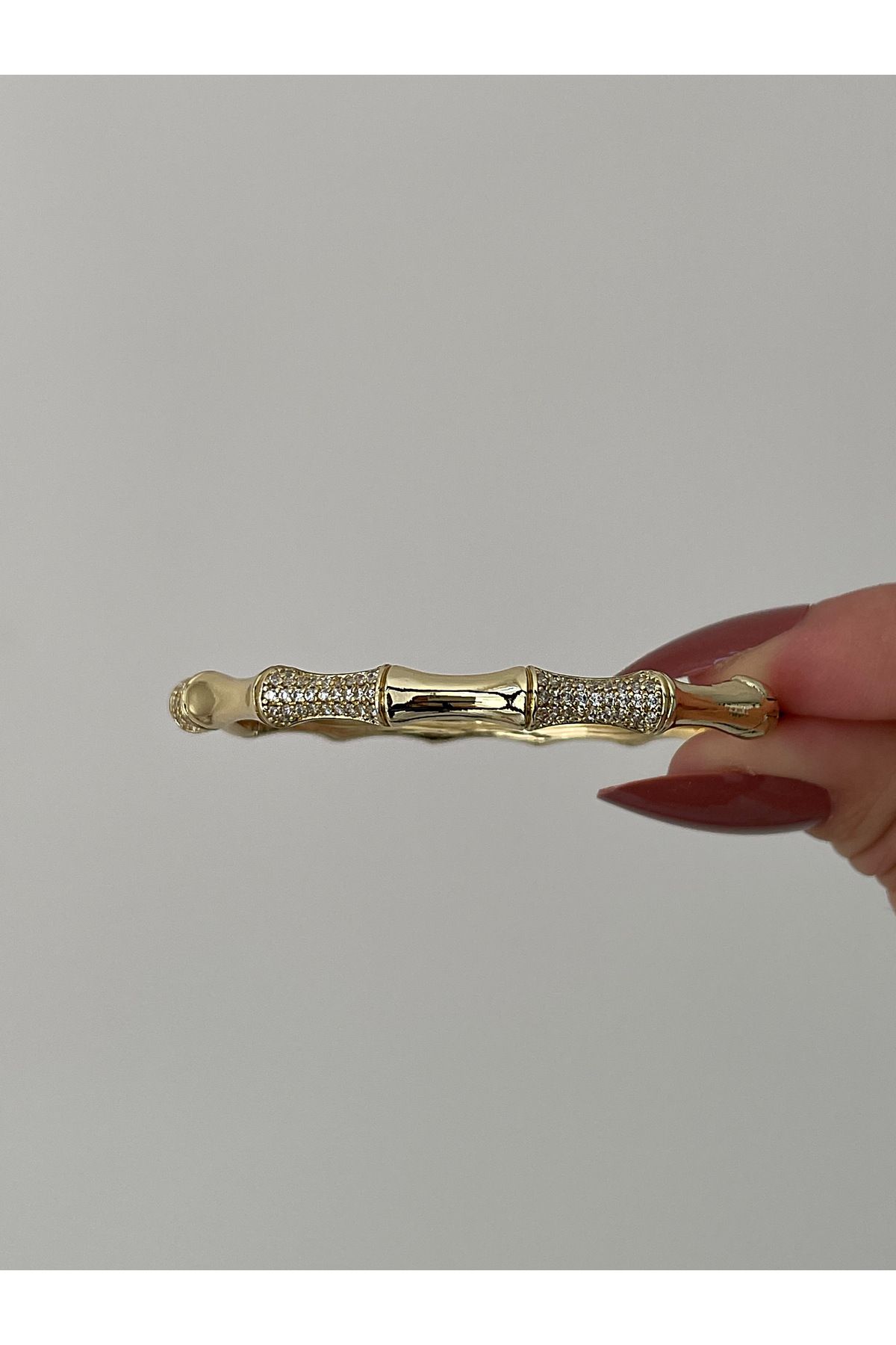 JELLY Kadın Xuping Çelik 14k Altın Renkli Zirkon Taşlı Kemik Model Tasarım Modern Kelepçe Bileklik